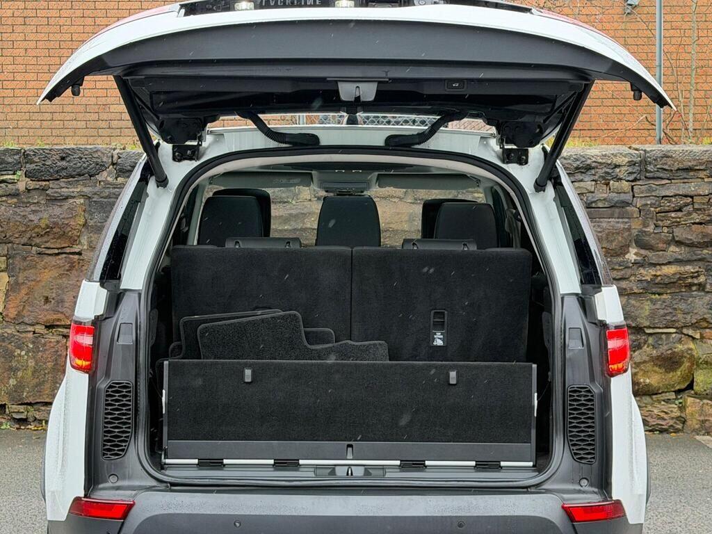 Land Rover Discovery view 26