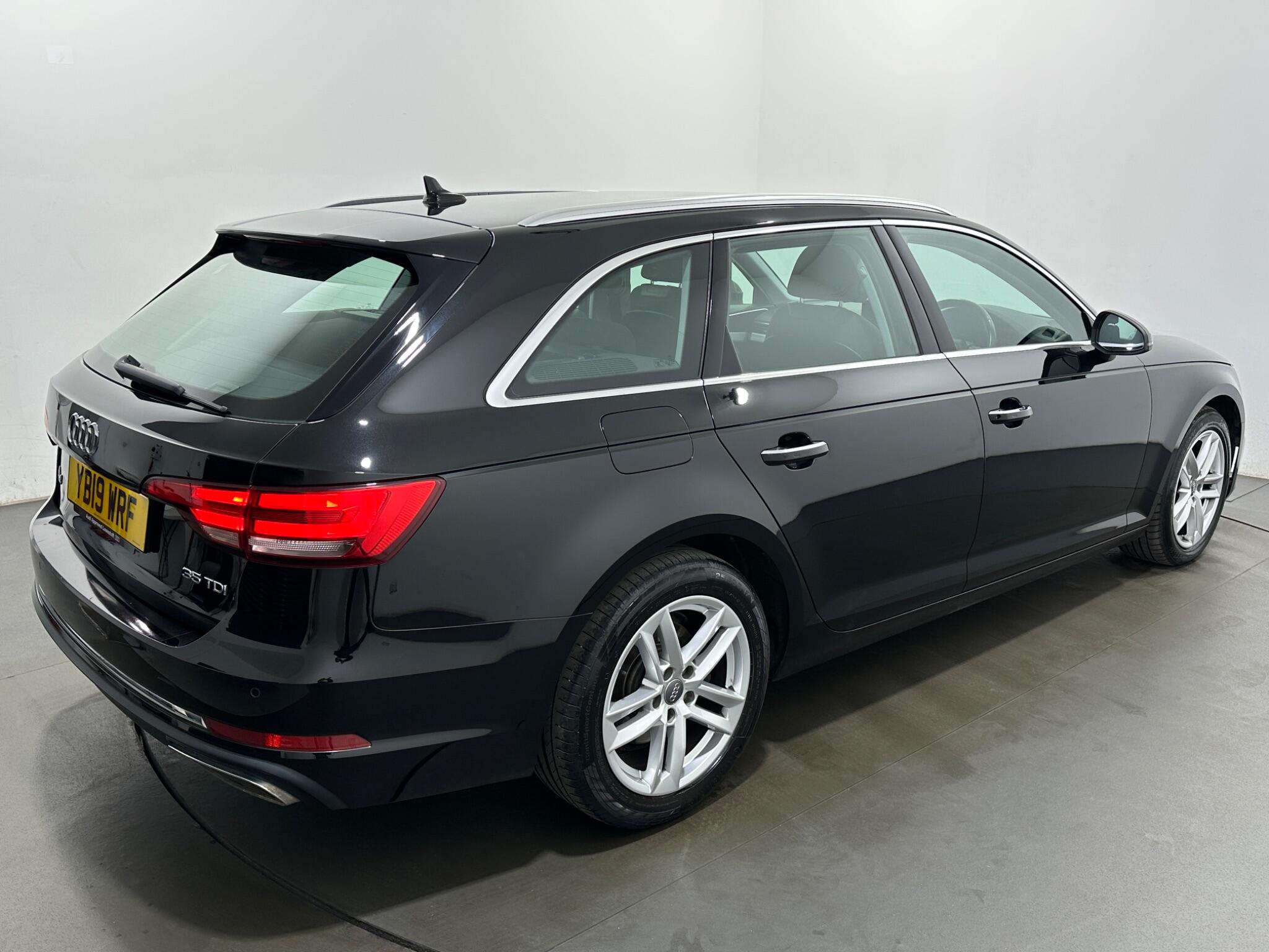 Audi A4 view 50