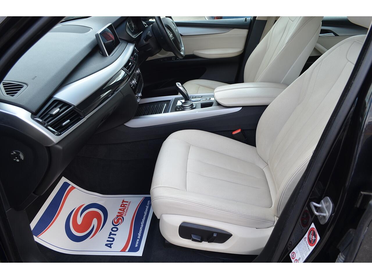 BMW X5 view 21