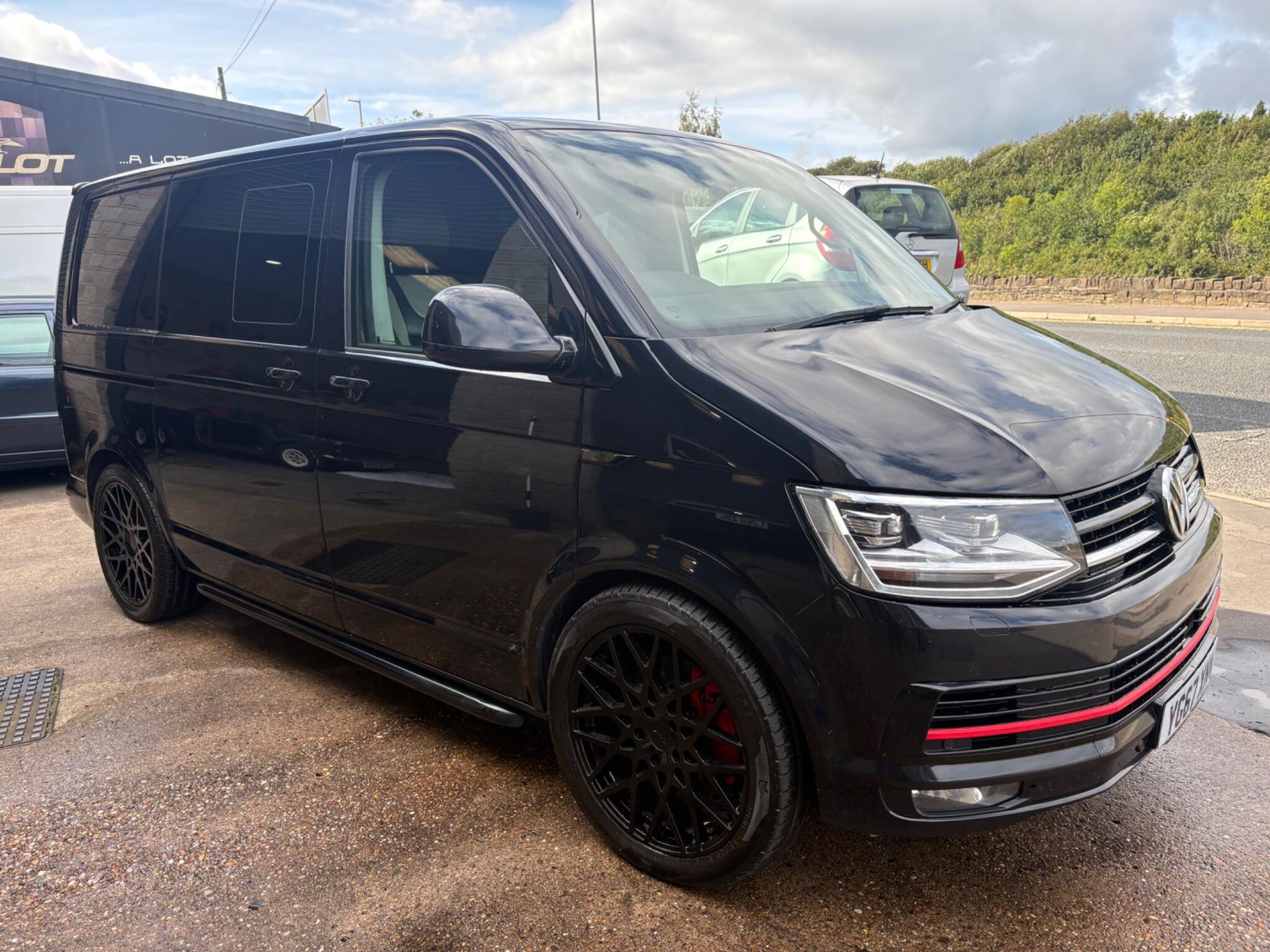 Volkswagen Transporter view 2