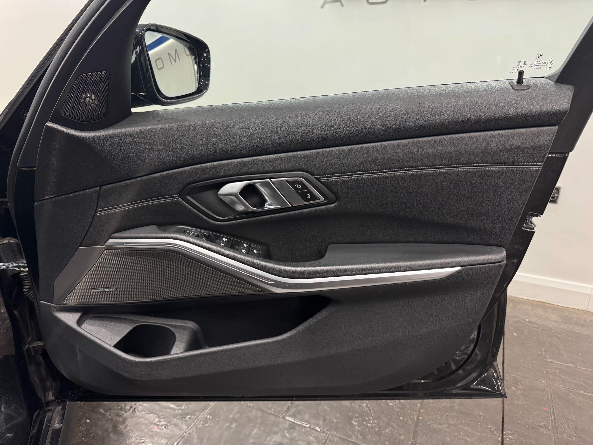 BMW 3 Series view 11