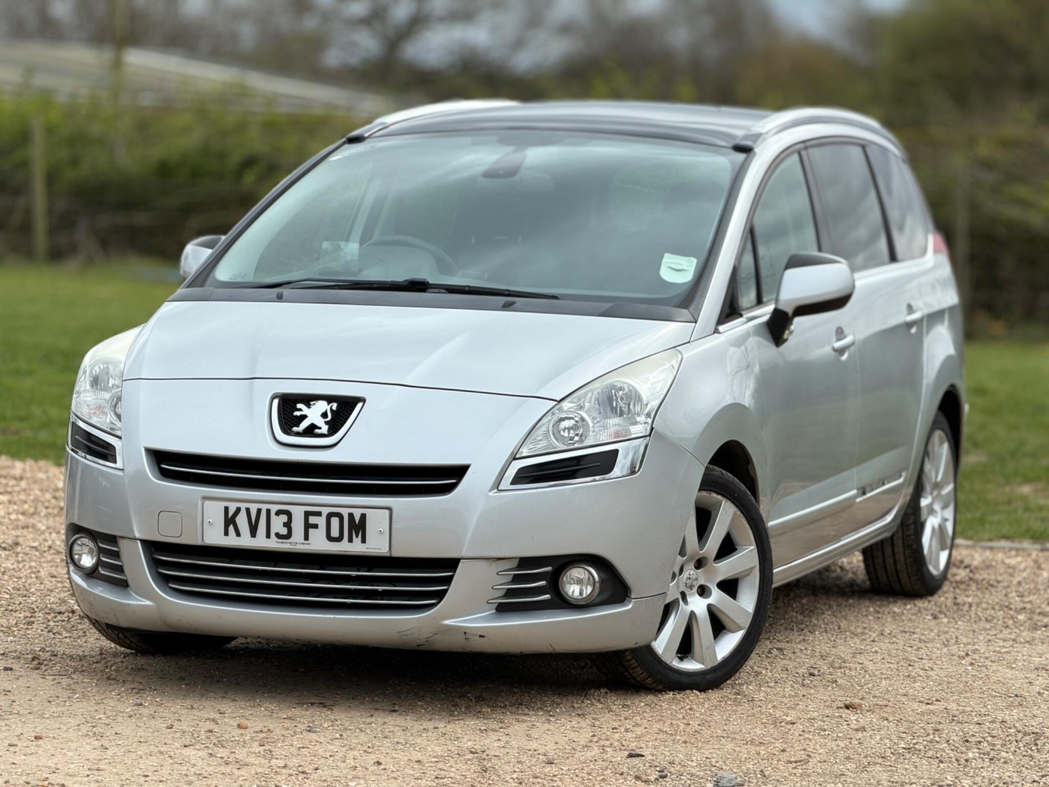 2013 Peugeot 5008 1.6 e-HDi Allure EGC Euro 5 (s/s) 5dr image 2