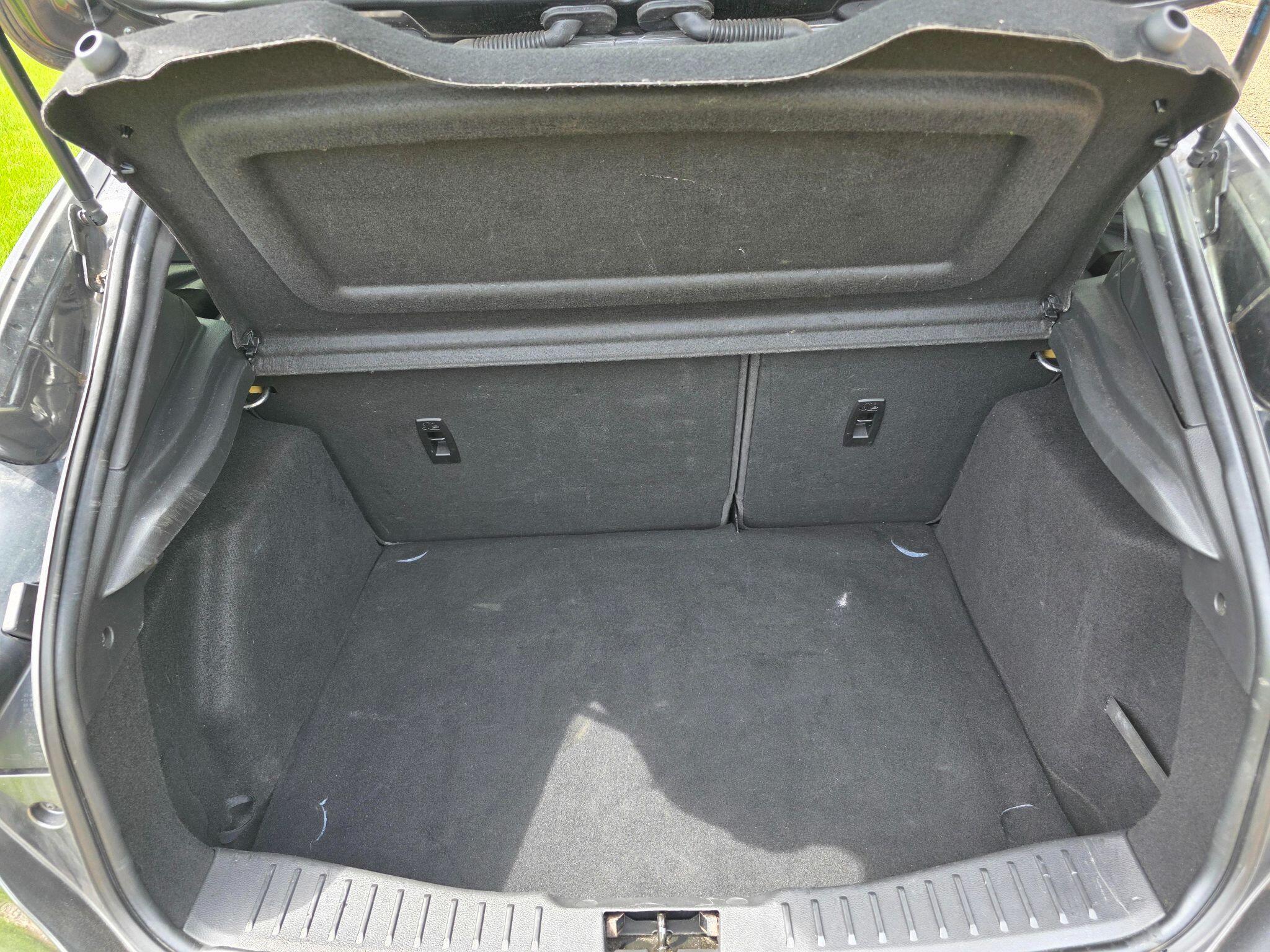 Ford Focus view 50