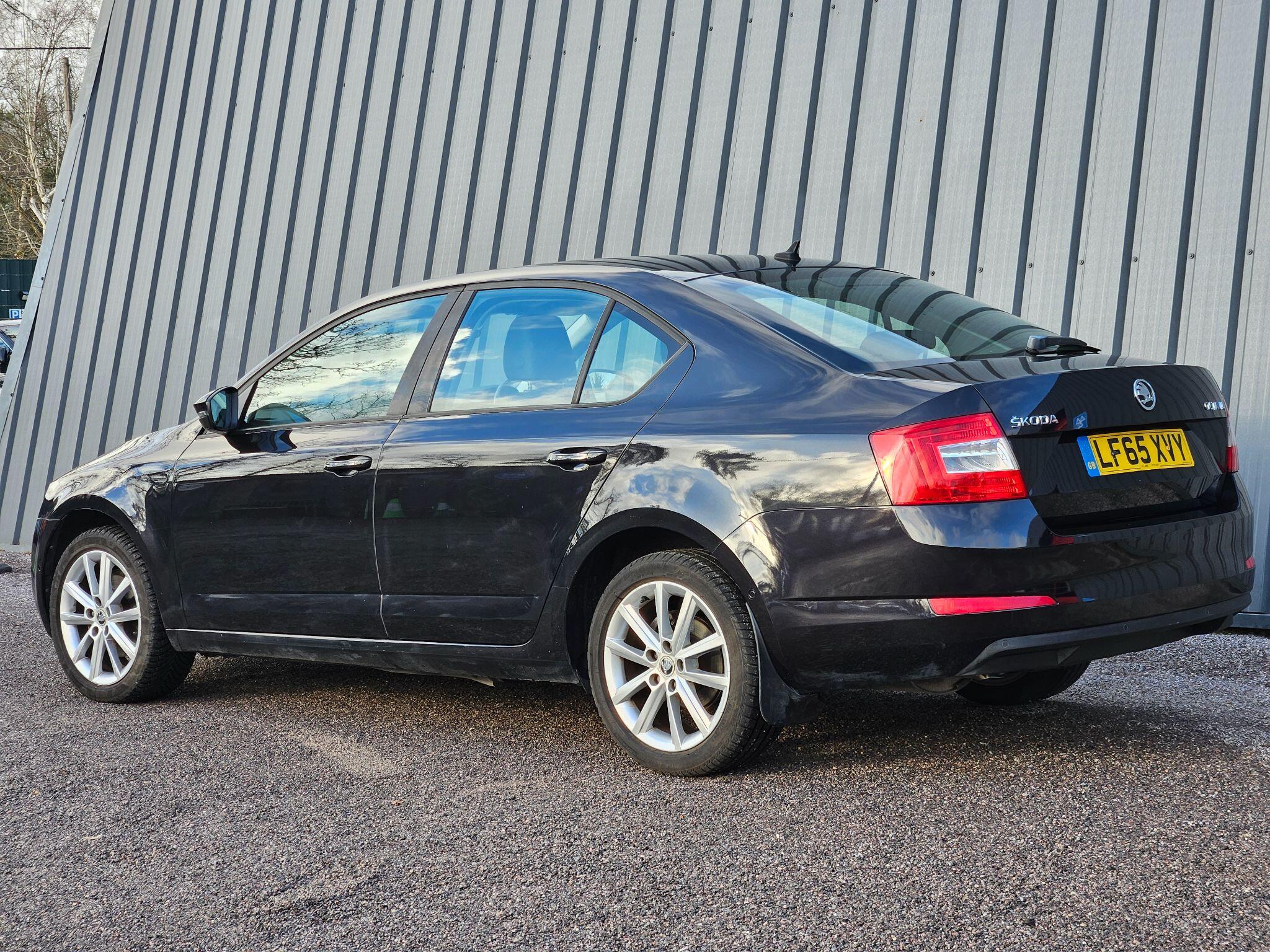 2015 Skoda Octavia image 8