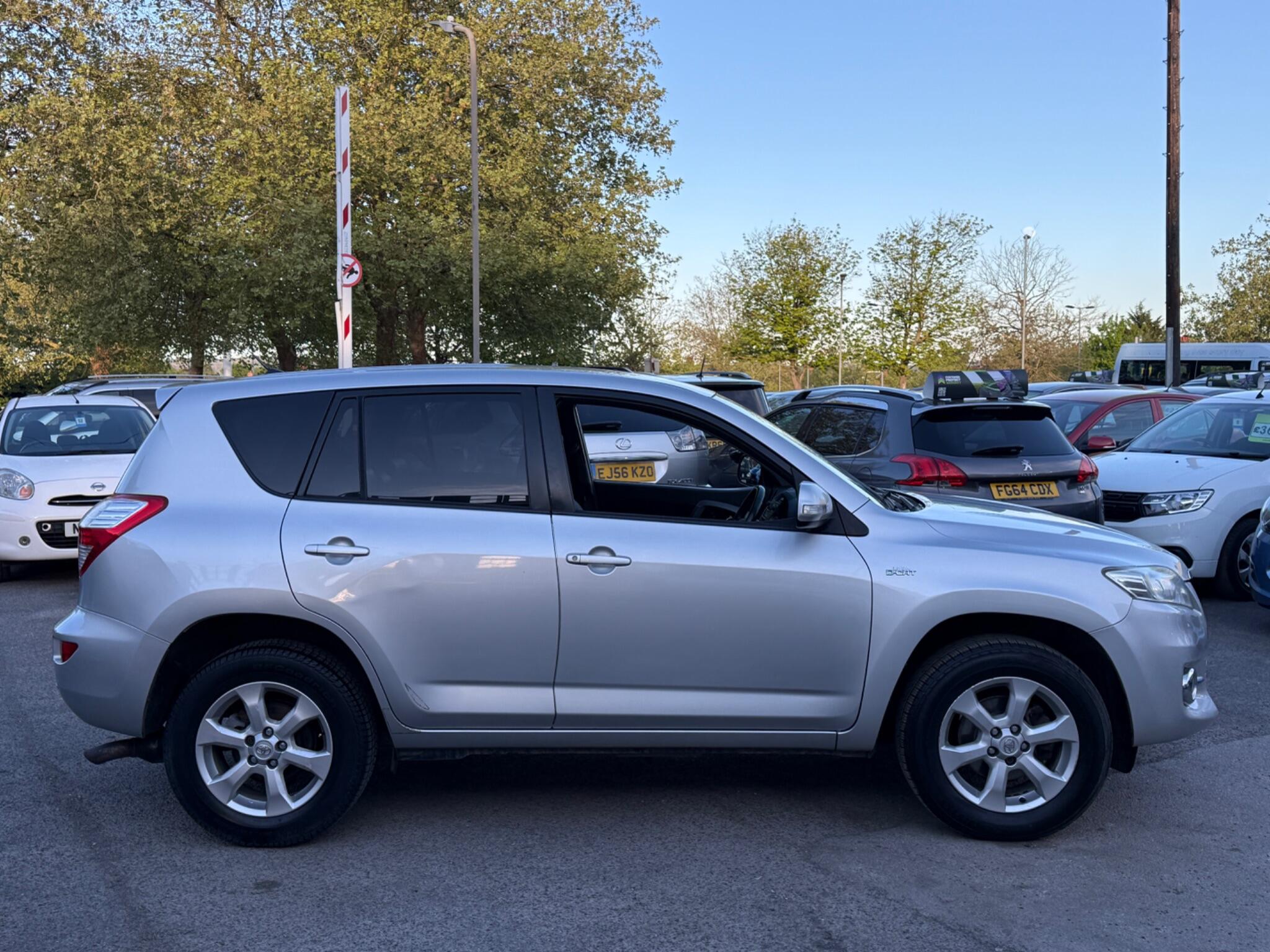 Toyota RAV4 - Image 20