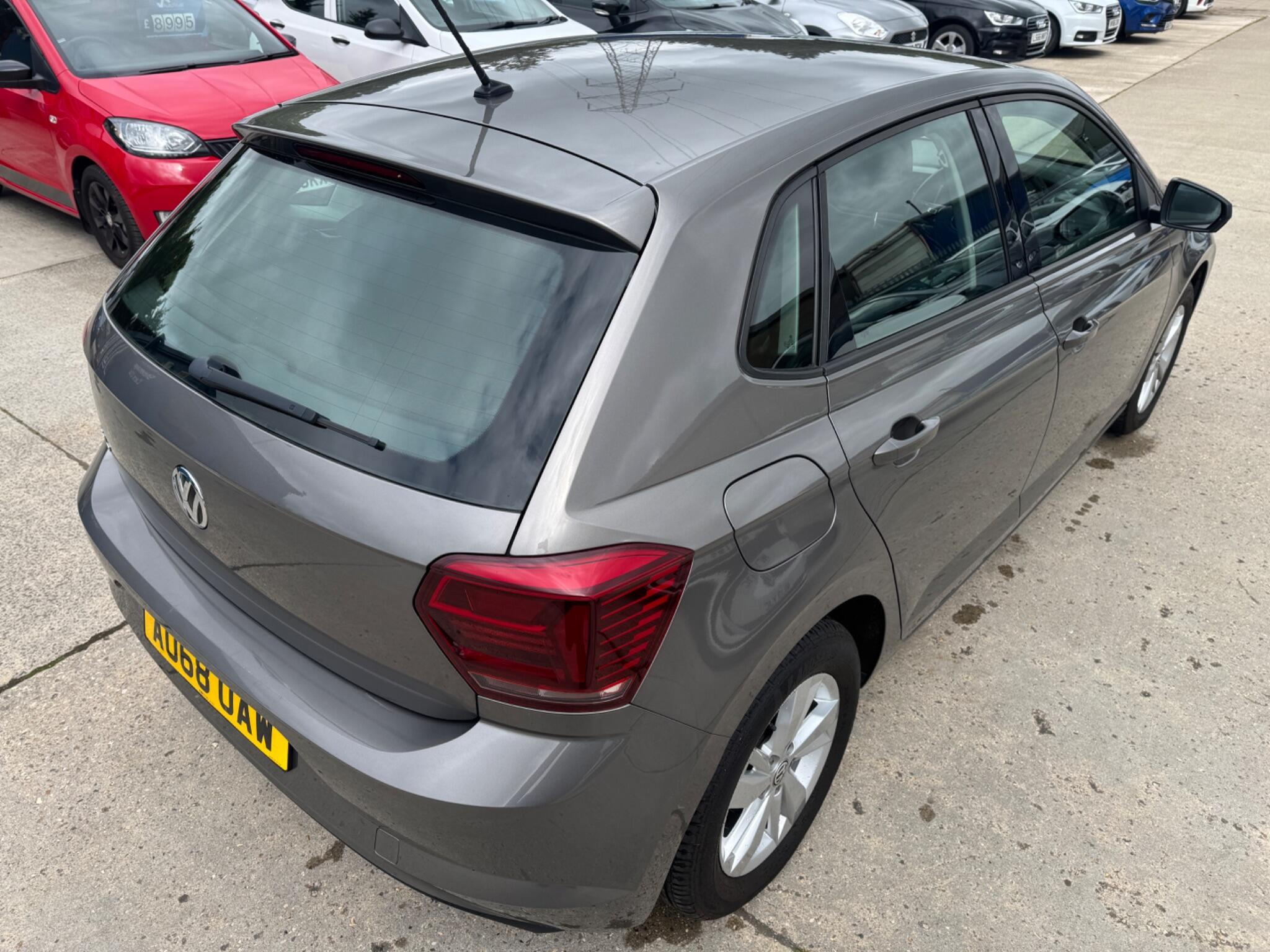 Volkswagen Polo view 13