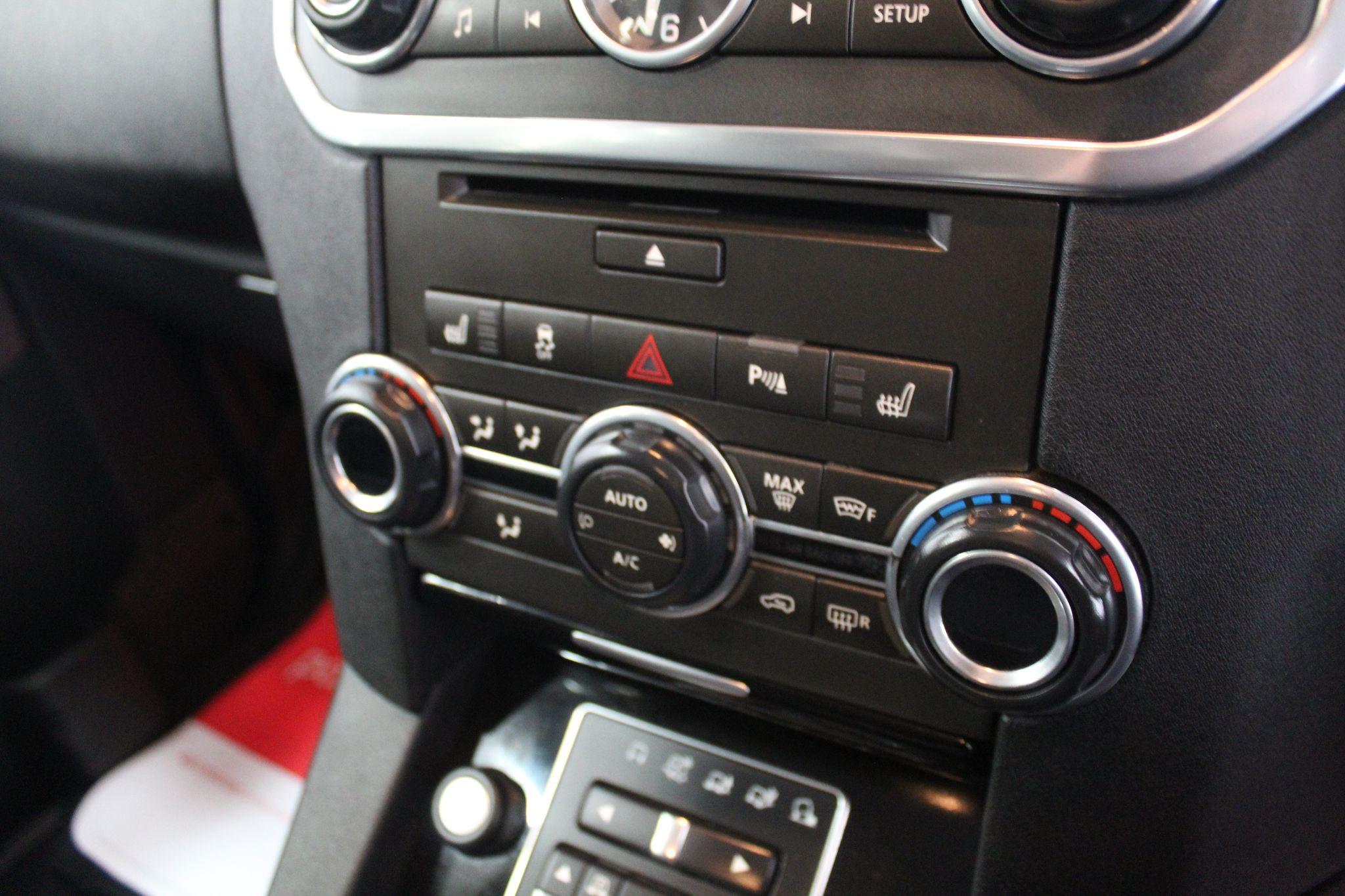 Land Rover Discovery view 45