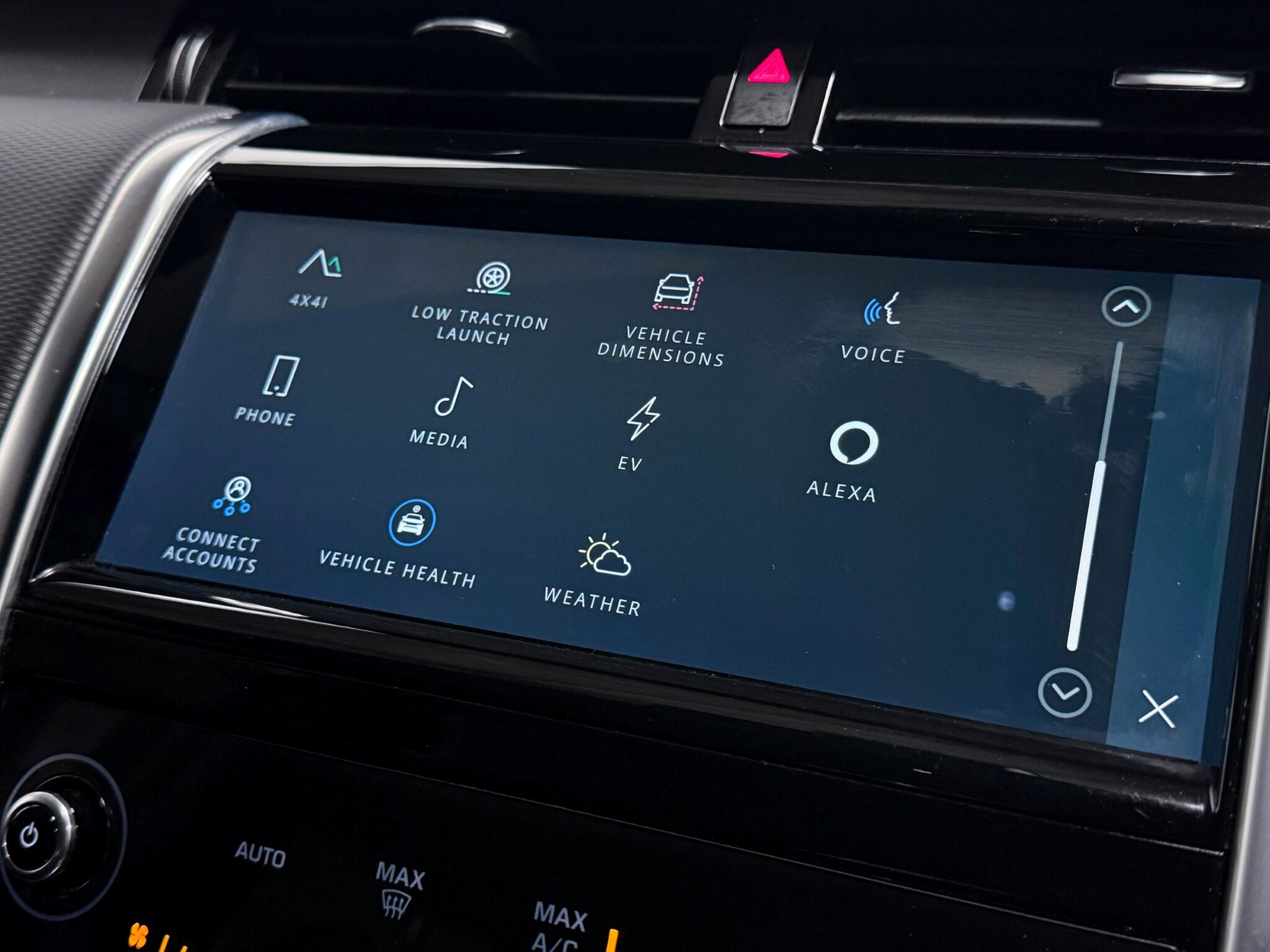 Land Rover Discovery Sport view 43