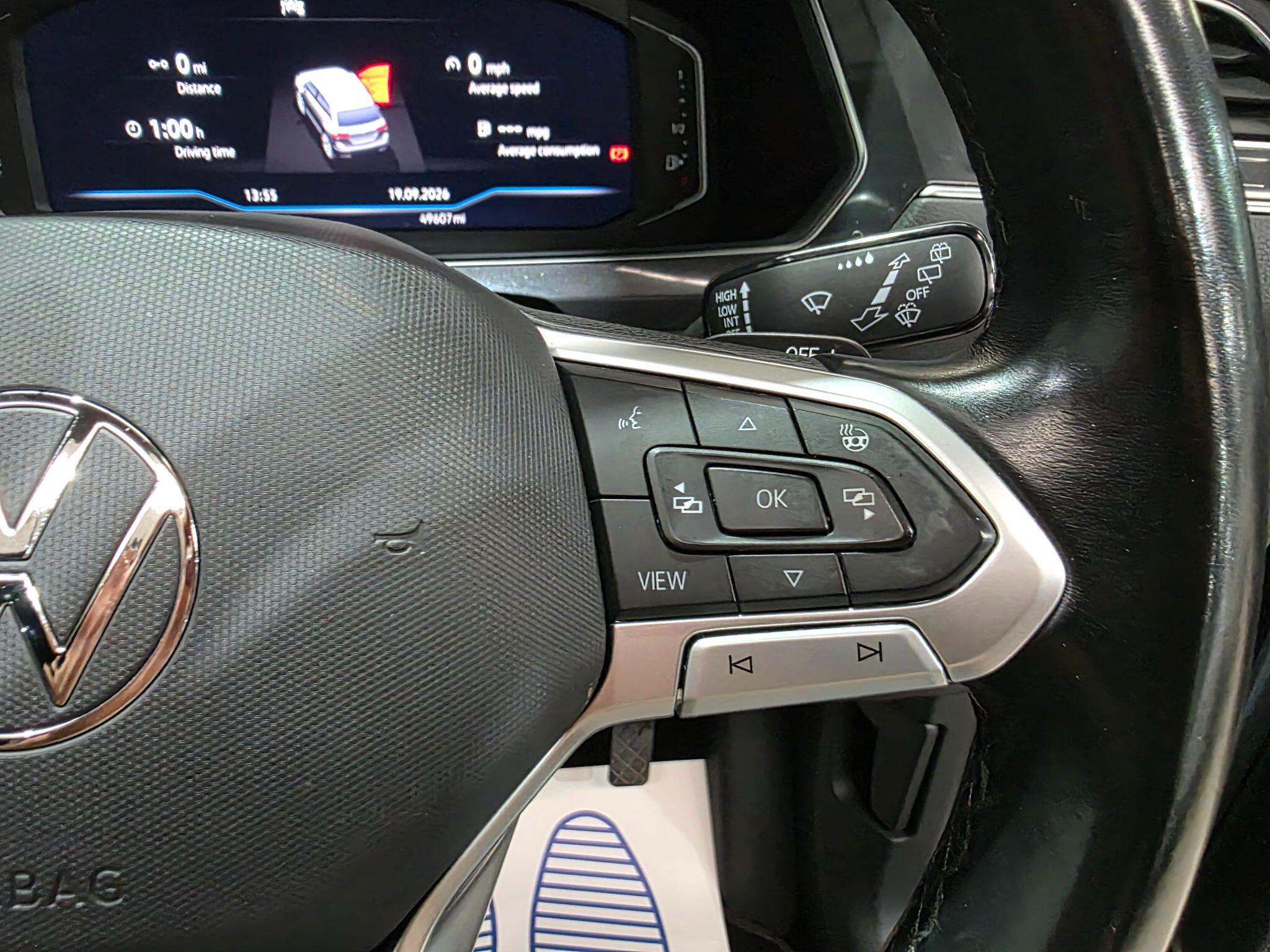 Volkswagen Tiguan Allspace view 18