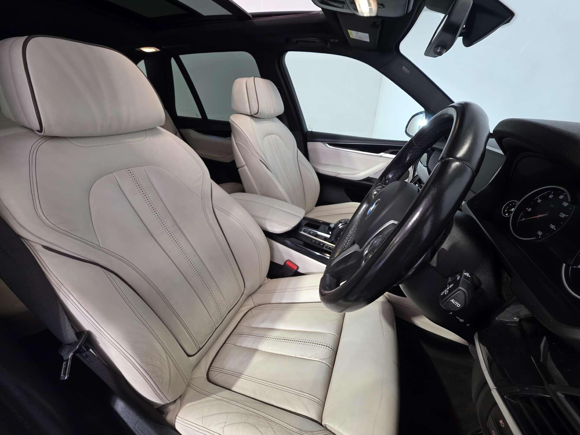 BMW X5 view 12