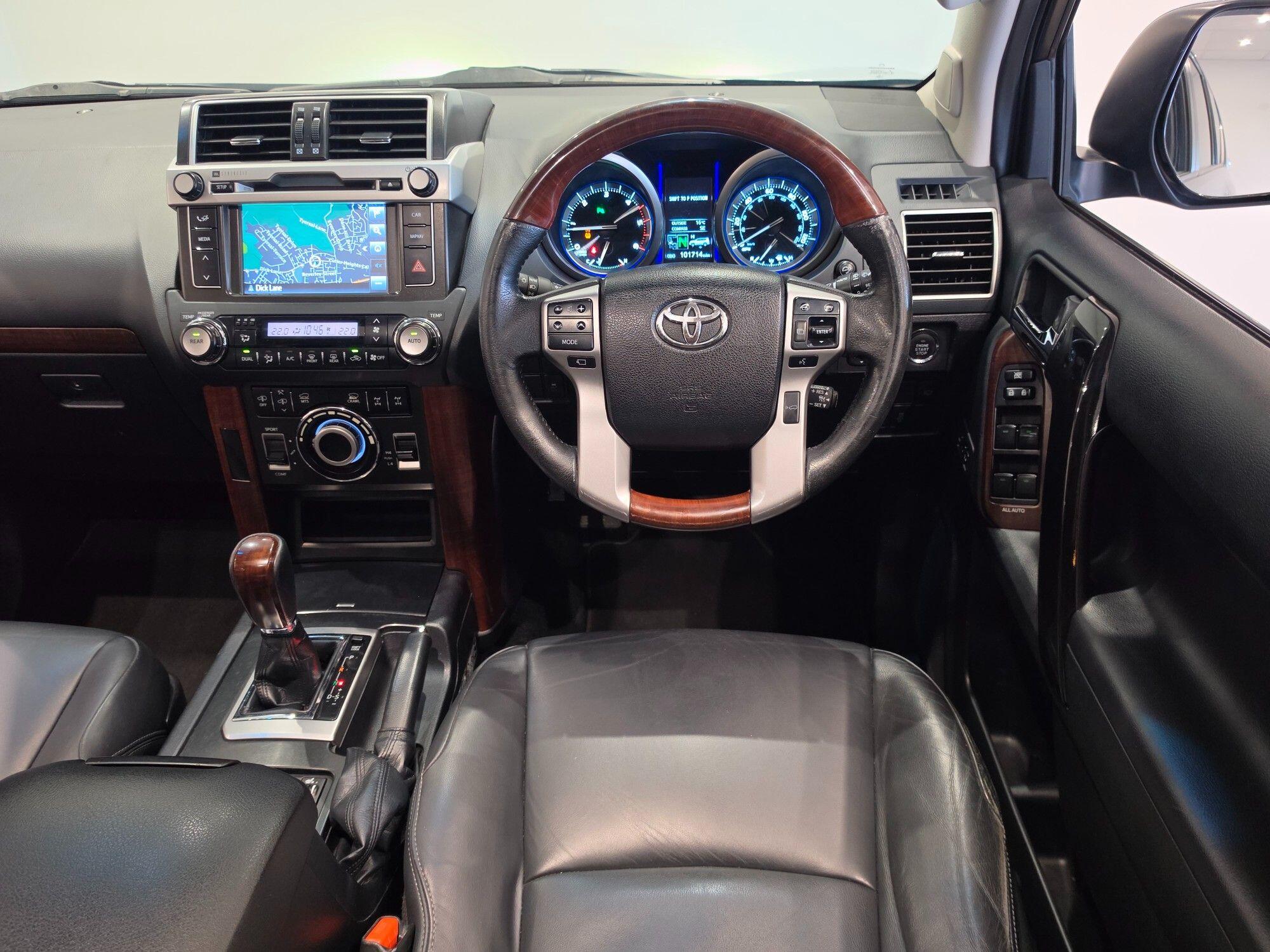 Toyota Land Cruiser view 33