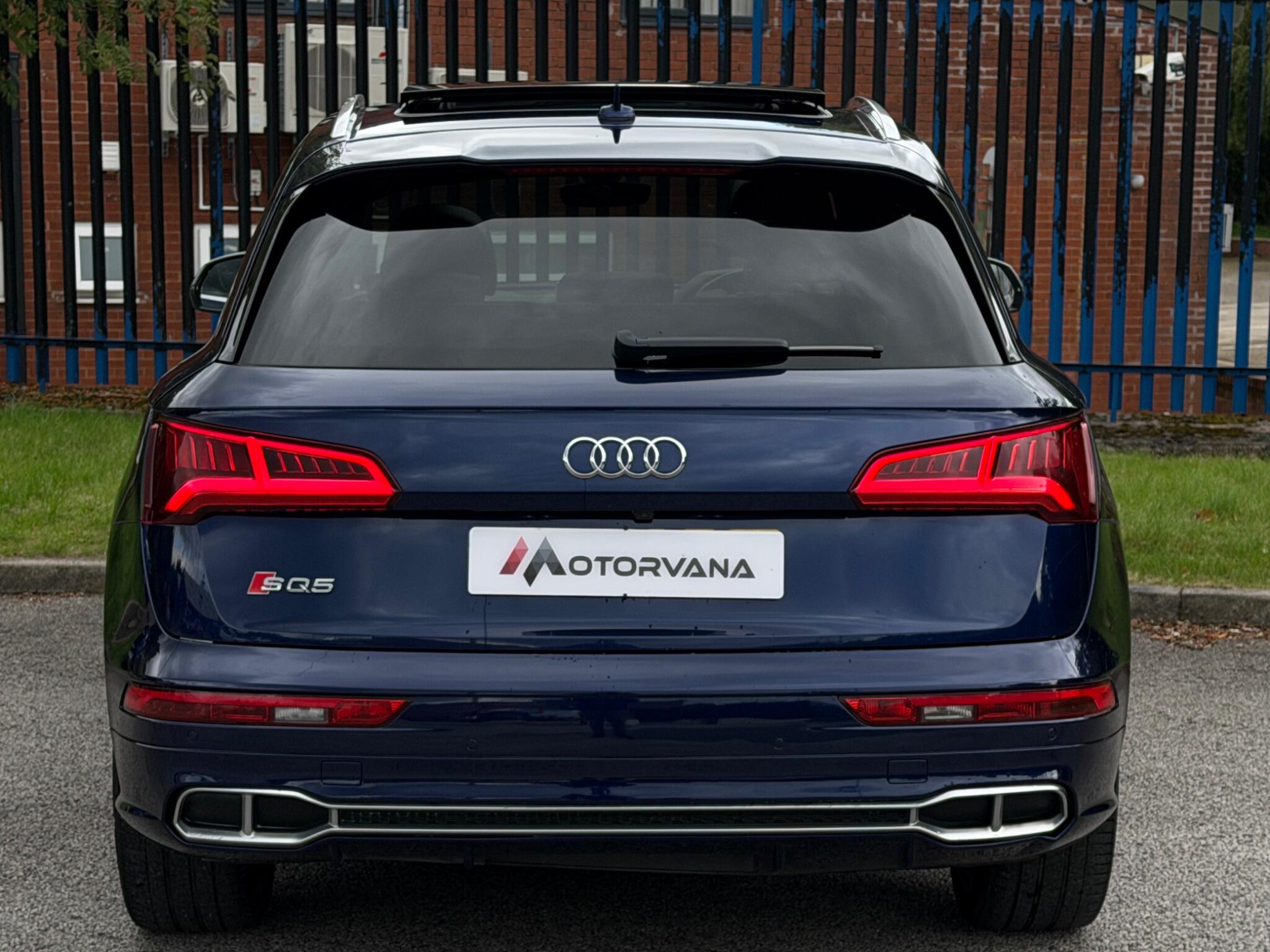 Audi SQ5 view 21