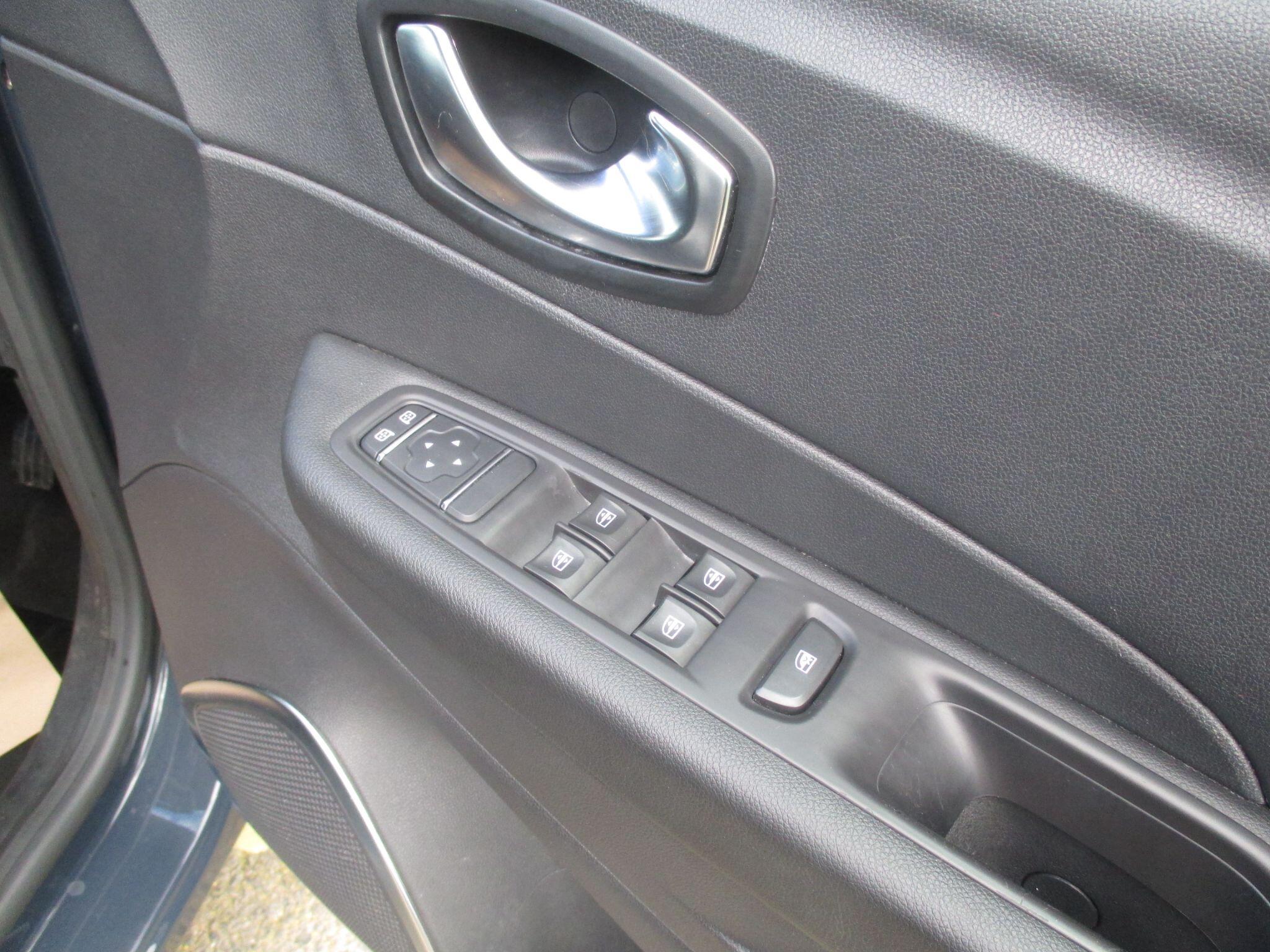 Renault Captur view 28
