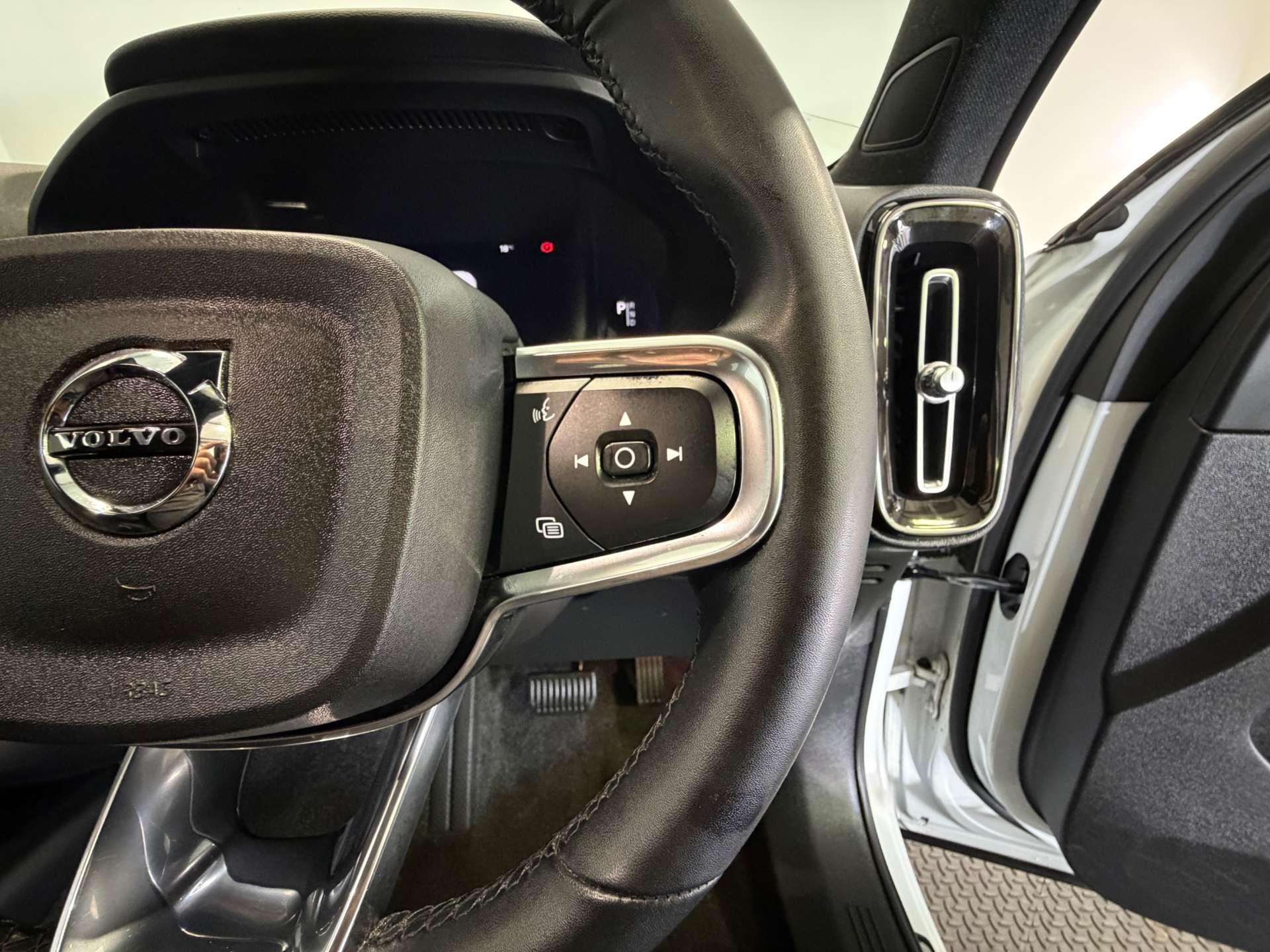 Volvo XC40 view 31
