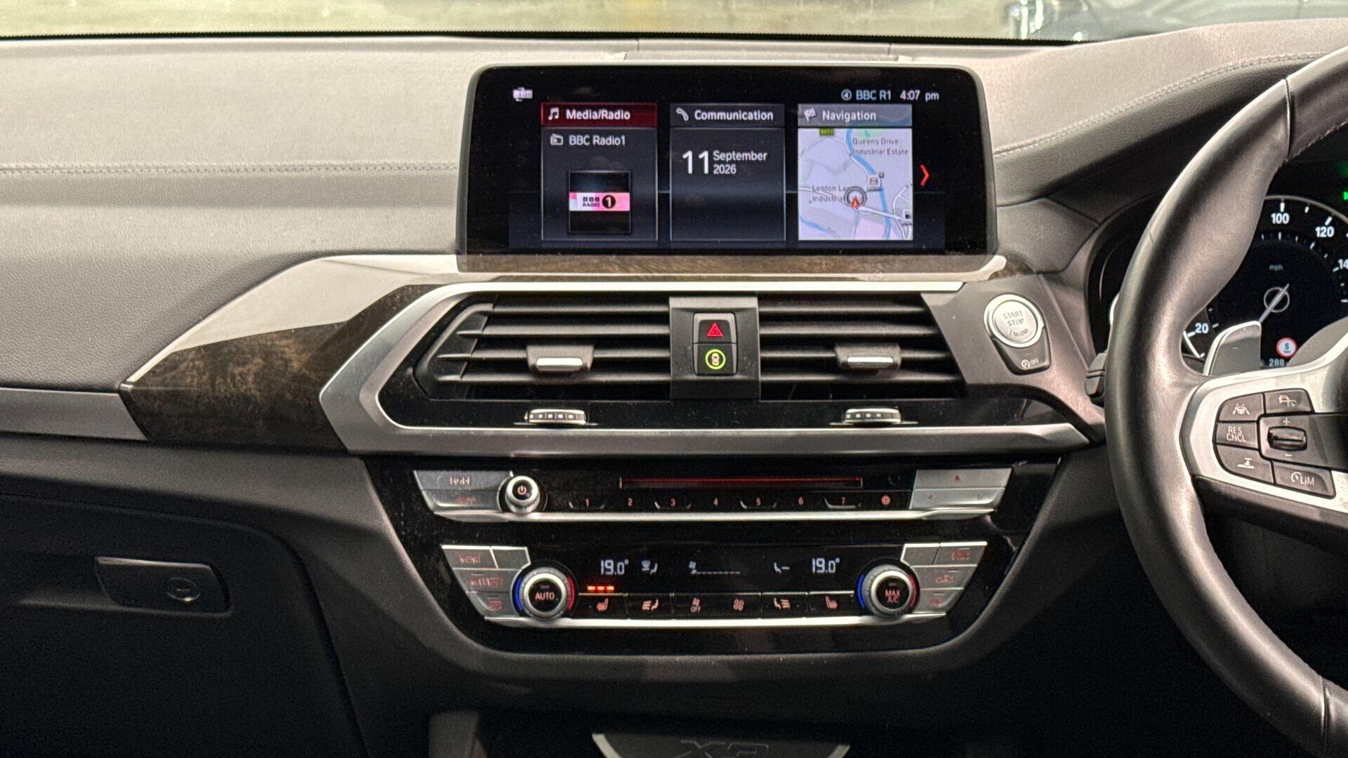 BMW X3 view 8