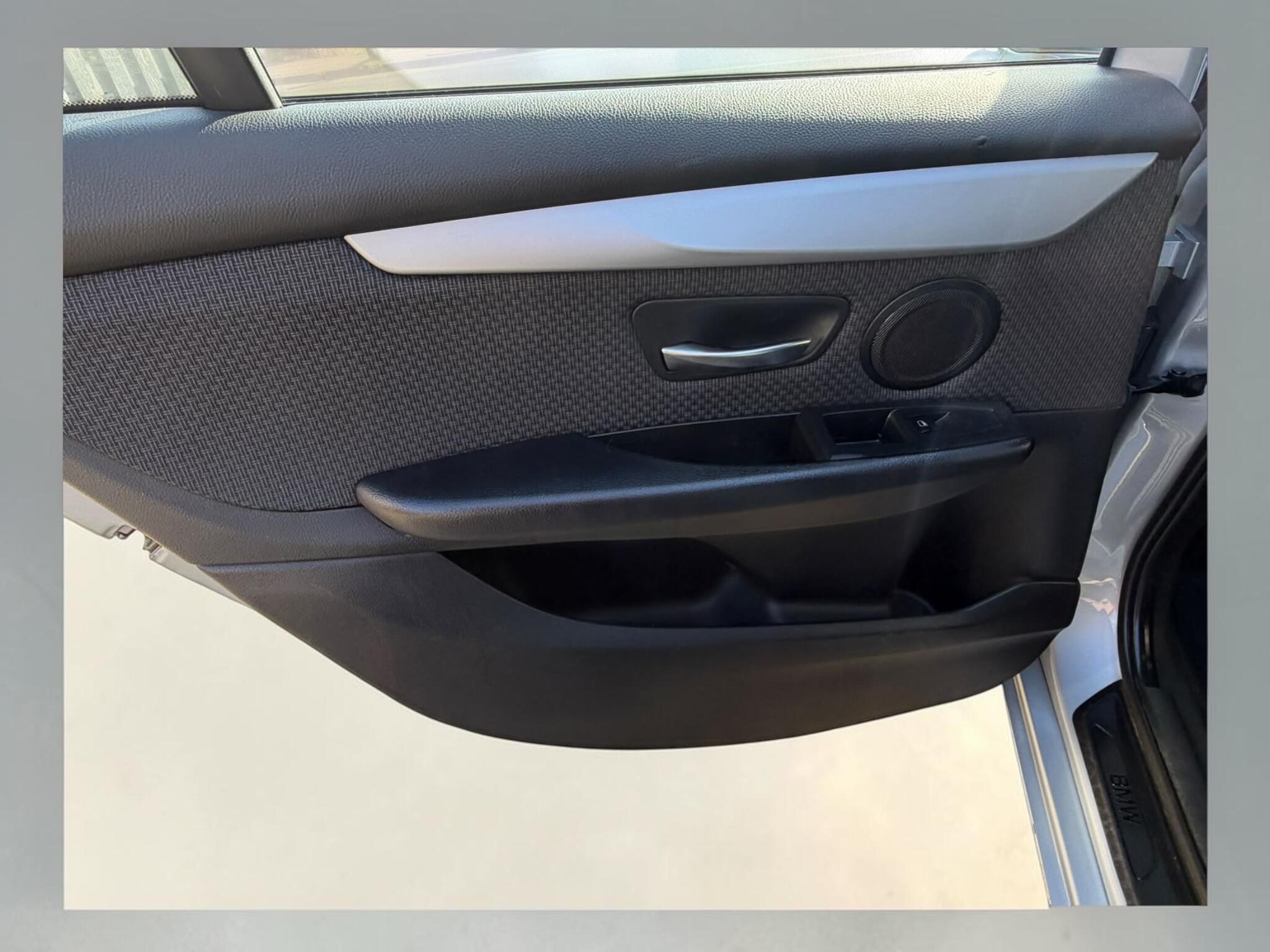 BMW 2 Series view 33