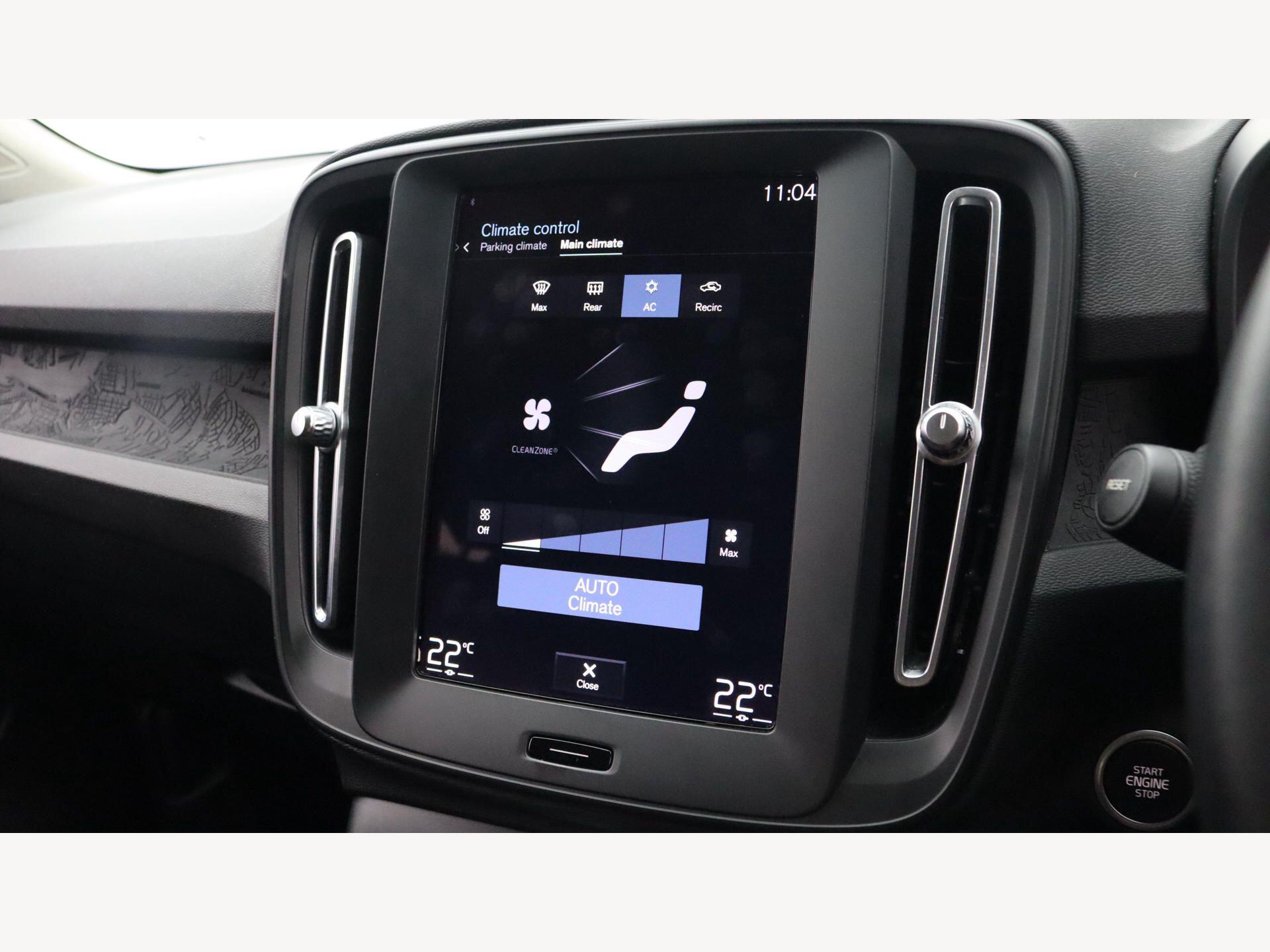 Volvo XC40 view 32