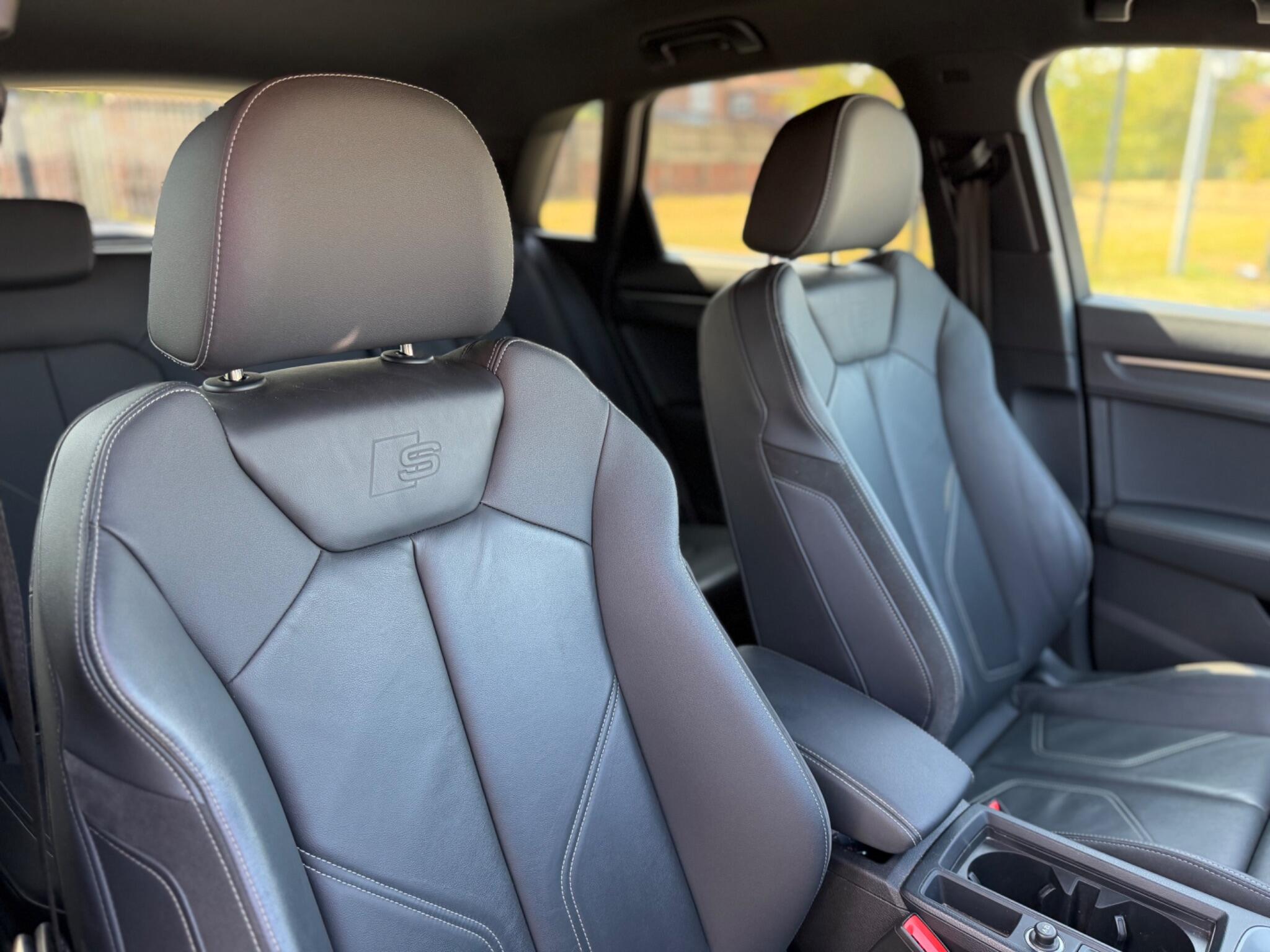 Audi Audi Q3 view 19