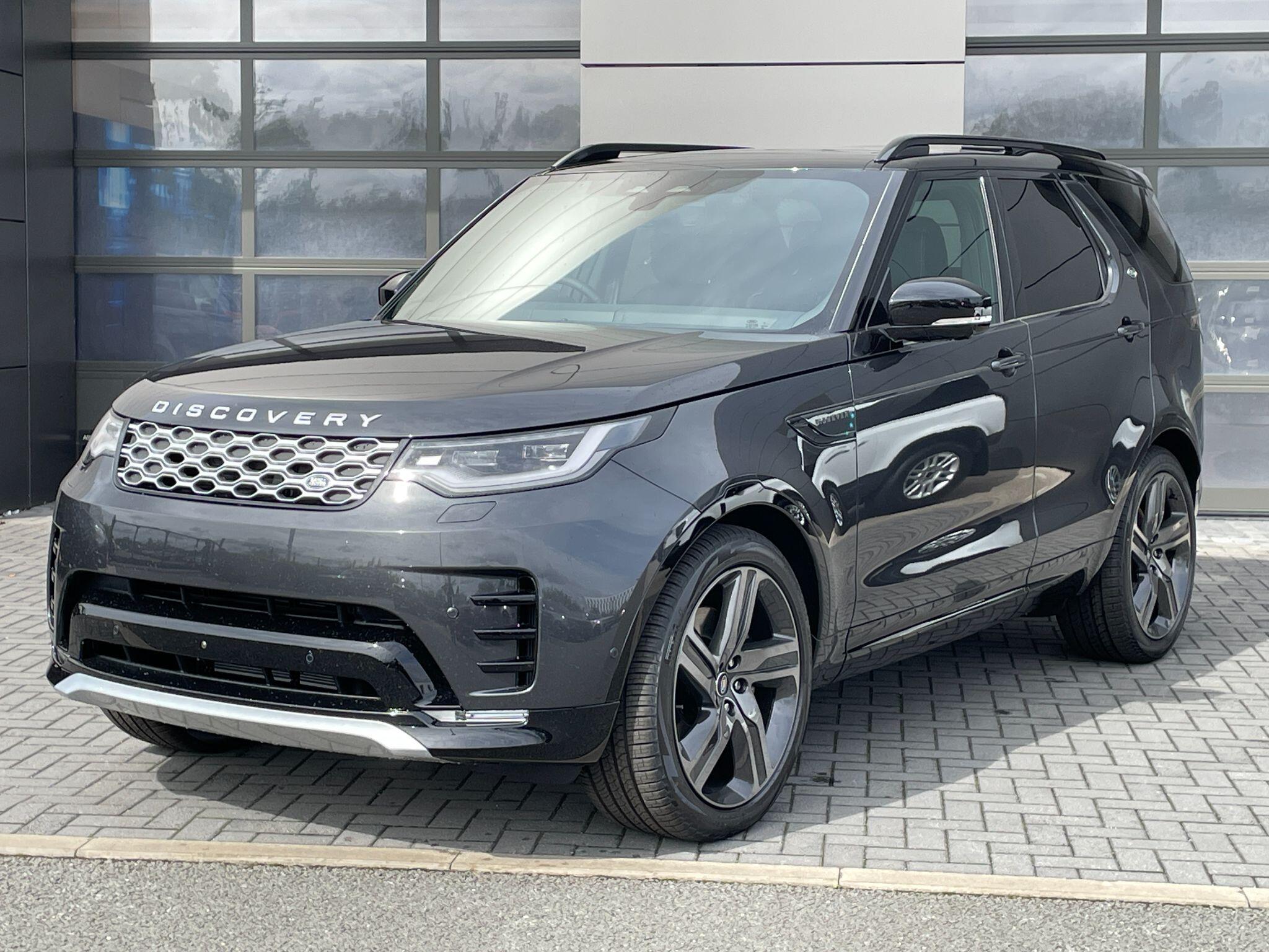 Land Rover Discovery view 3
