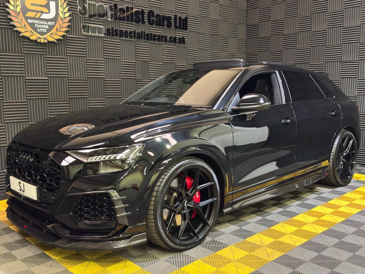 Audi RSQ8 view 3