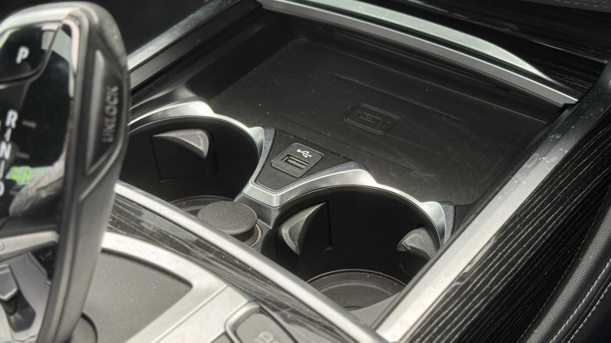 BMW 7 Series view 36