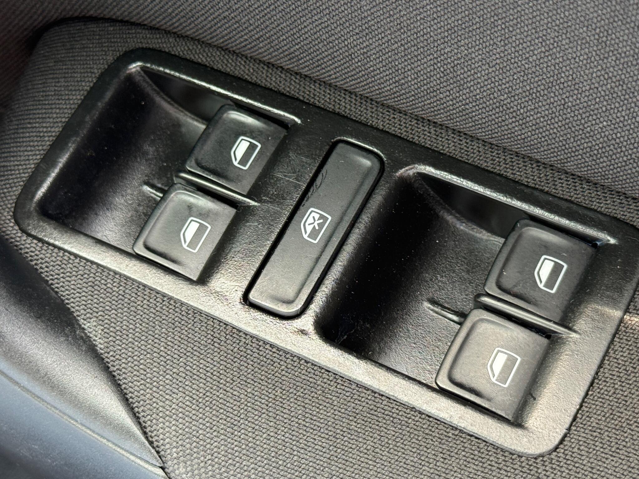 Volkswagen Polo - Image 67