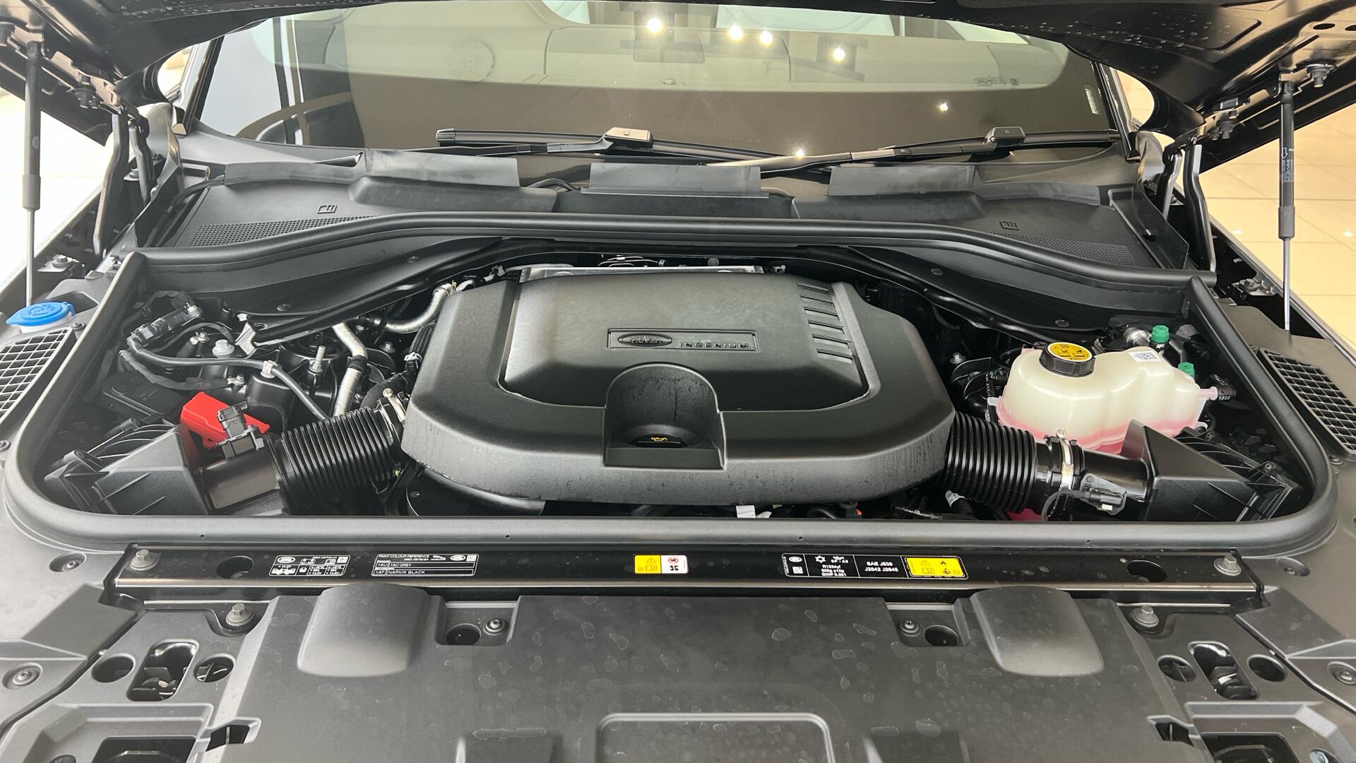 Land Rover Range Rover Sport view 16