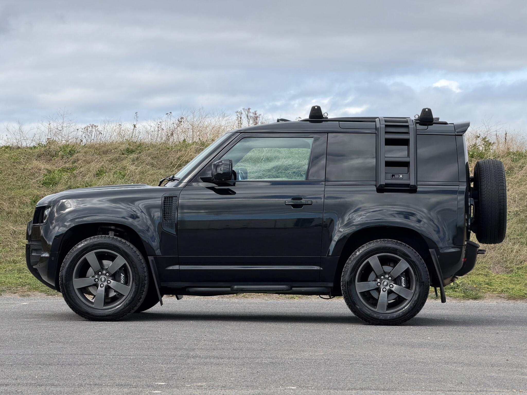 Land Rover Defender view 43