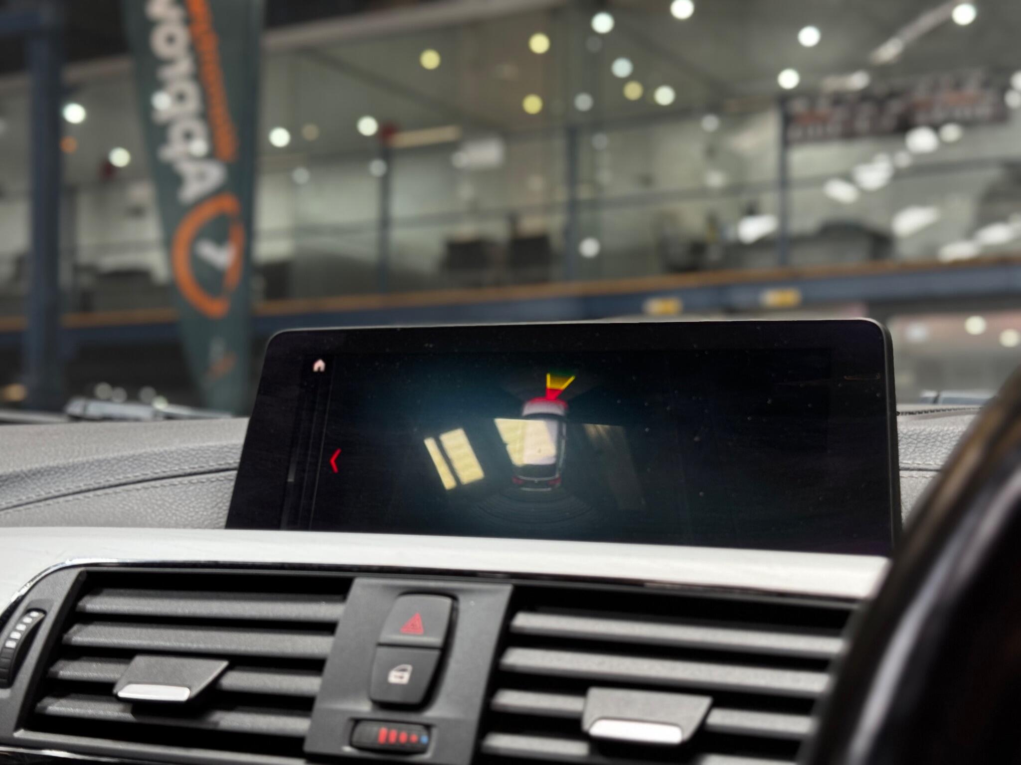 BMW 3 Series view 17