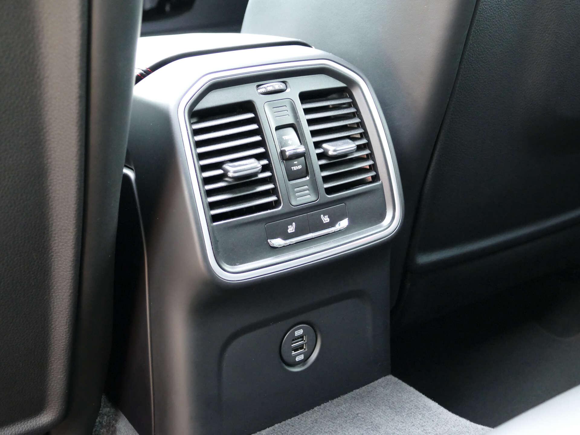 Porsche Macan view 51
