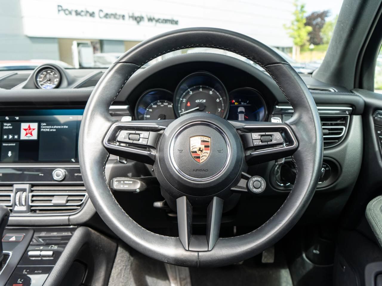 Porsche Macan view 17
