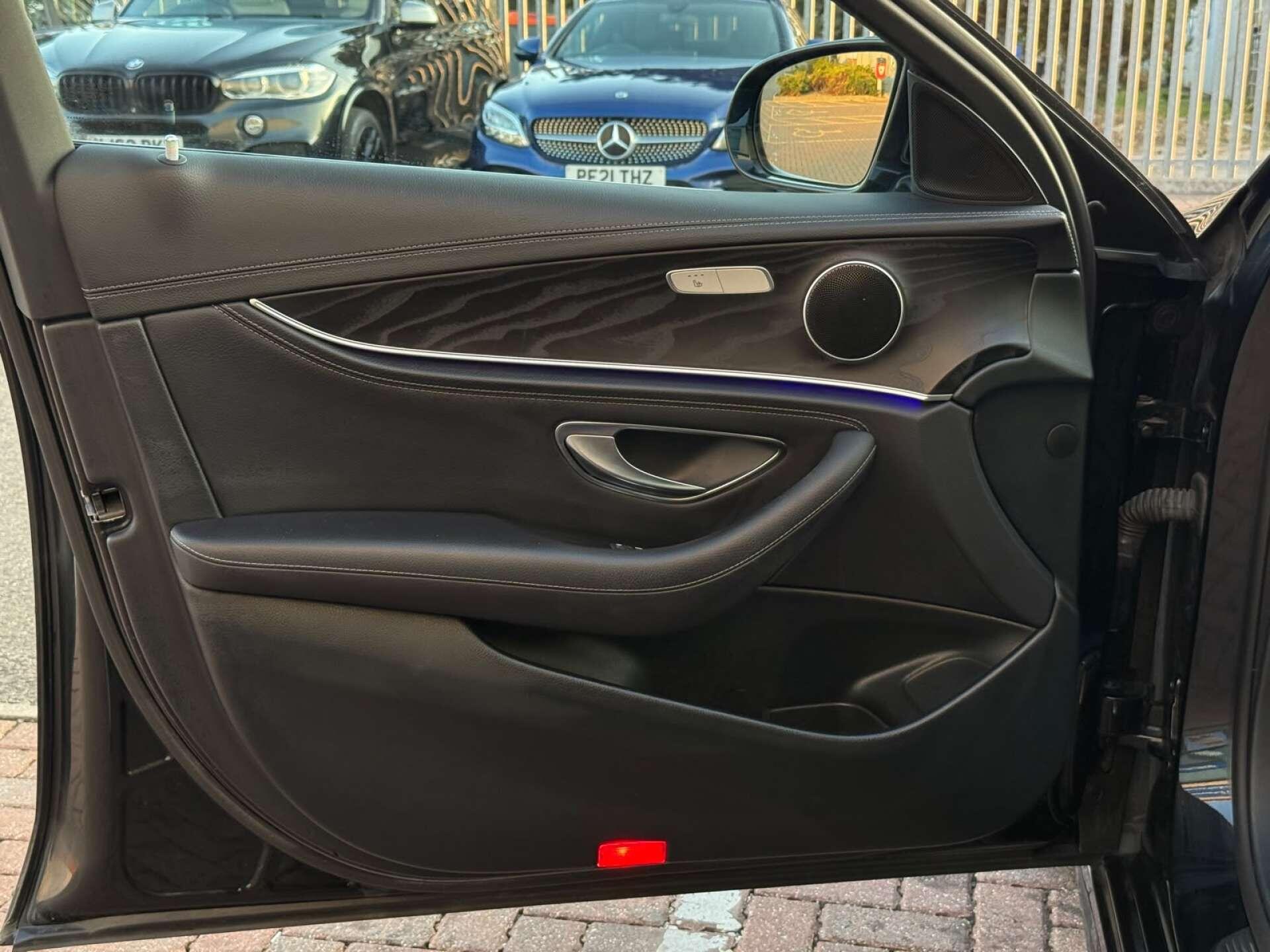 Mercedes-Benz E Class view 51