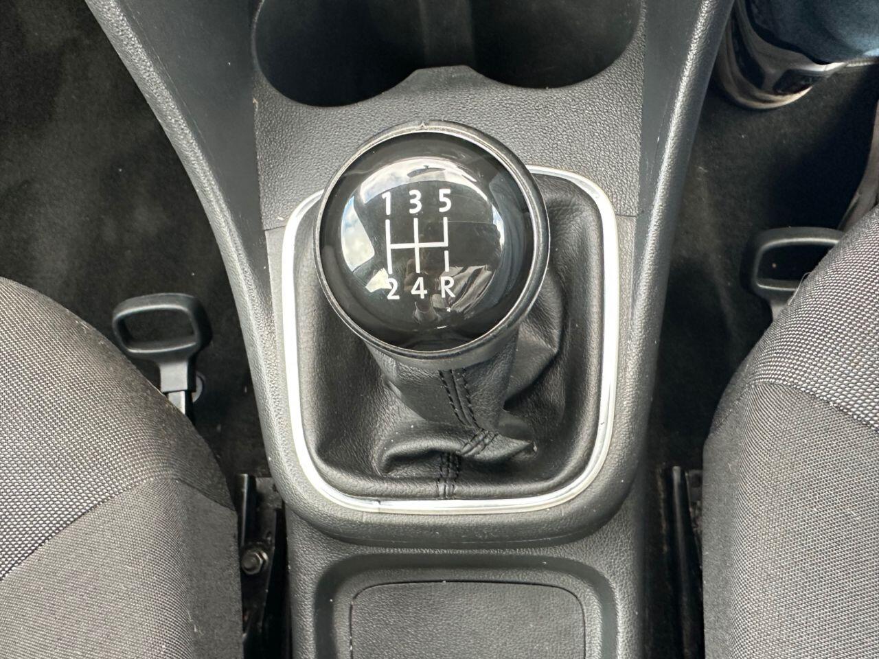 Volkswagen Polo view 8