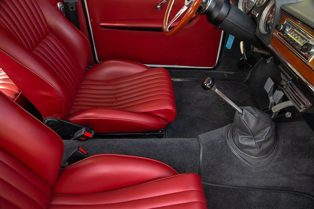 Alfa Romeo Giulia view 31