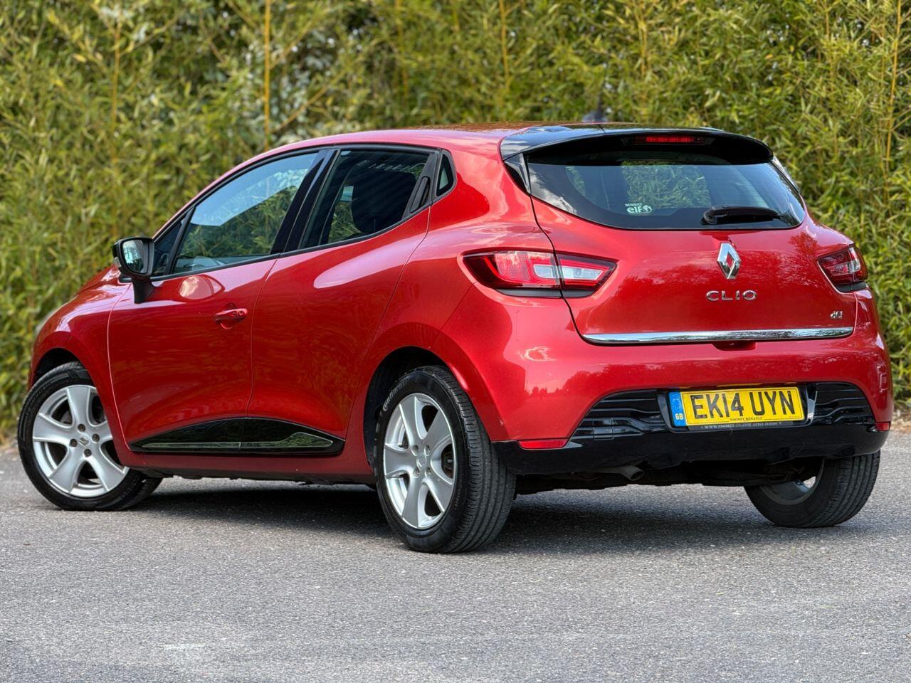 Renault Clio view 2