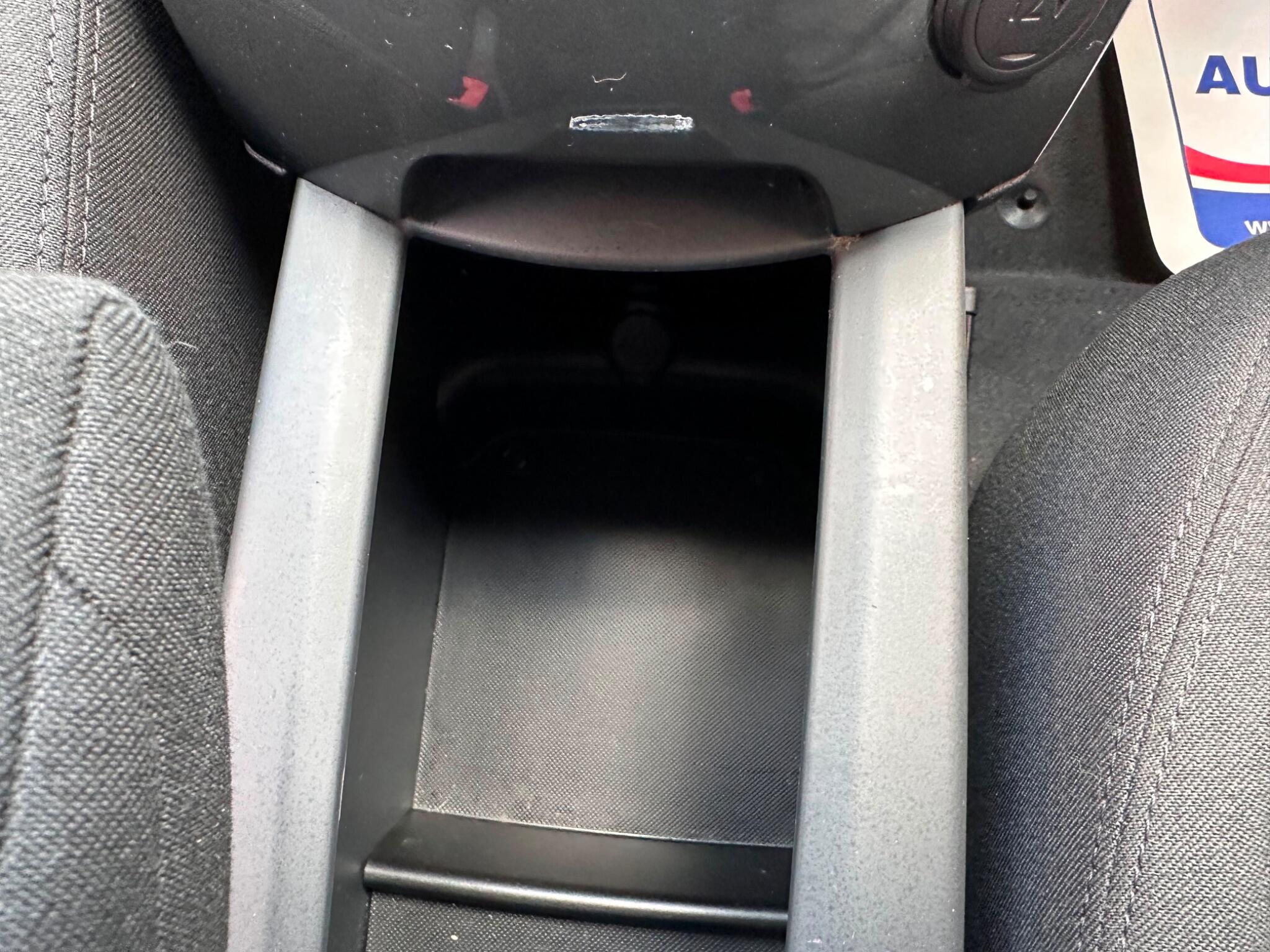 Peugeot 5008 view 45