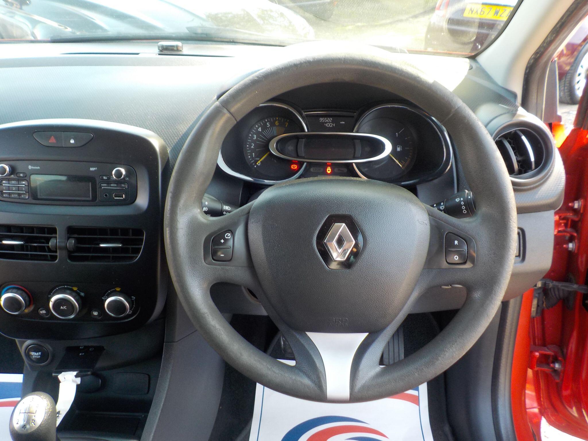 Renault Clio 0.9 TCe Play Euro 6 (s/s) 5dr