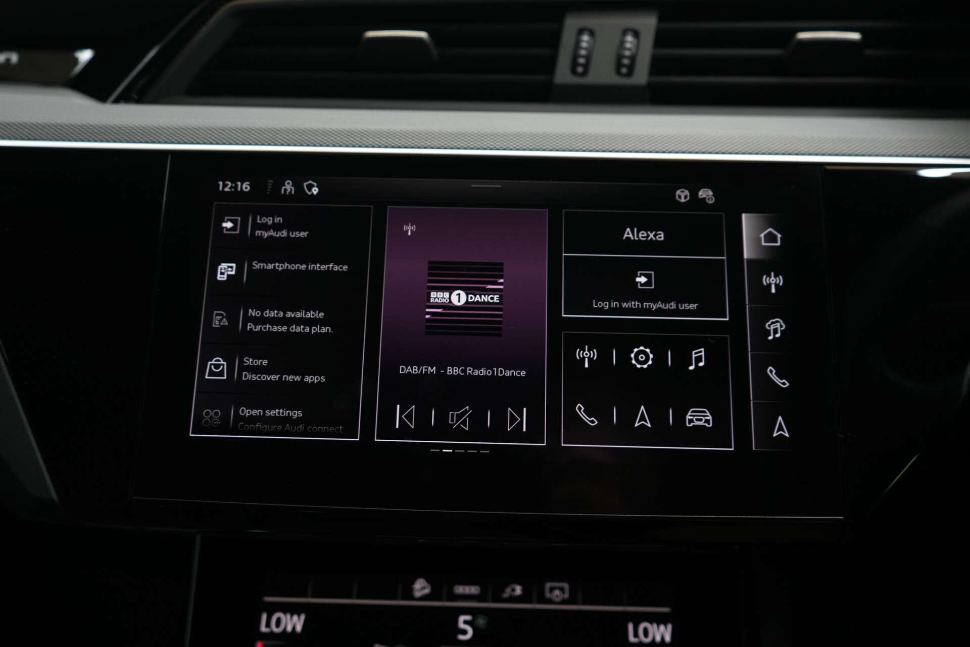 Audi Q8 E-Tron view 29
