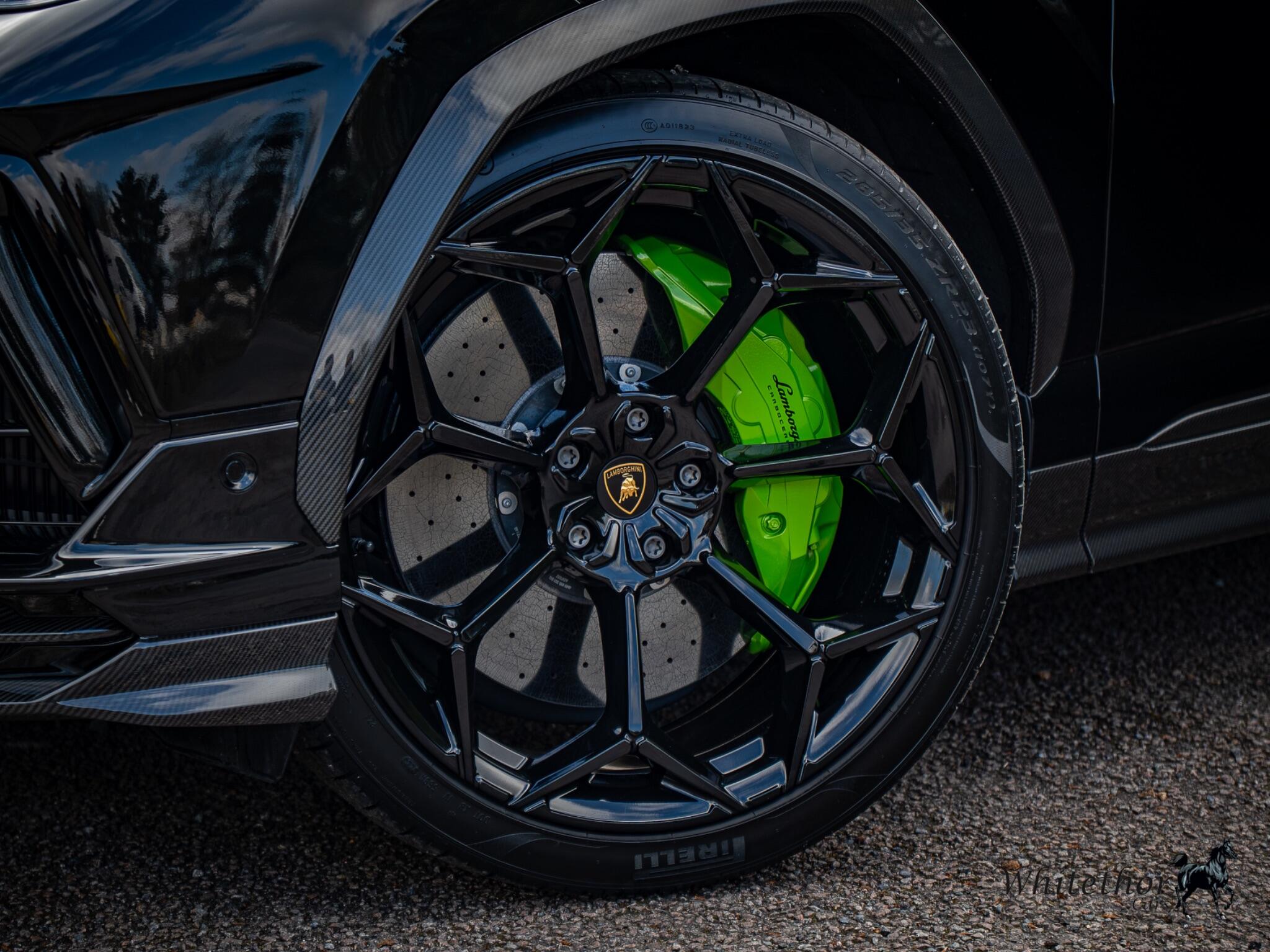 Lamborghini Urus view 34