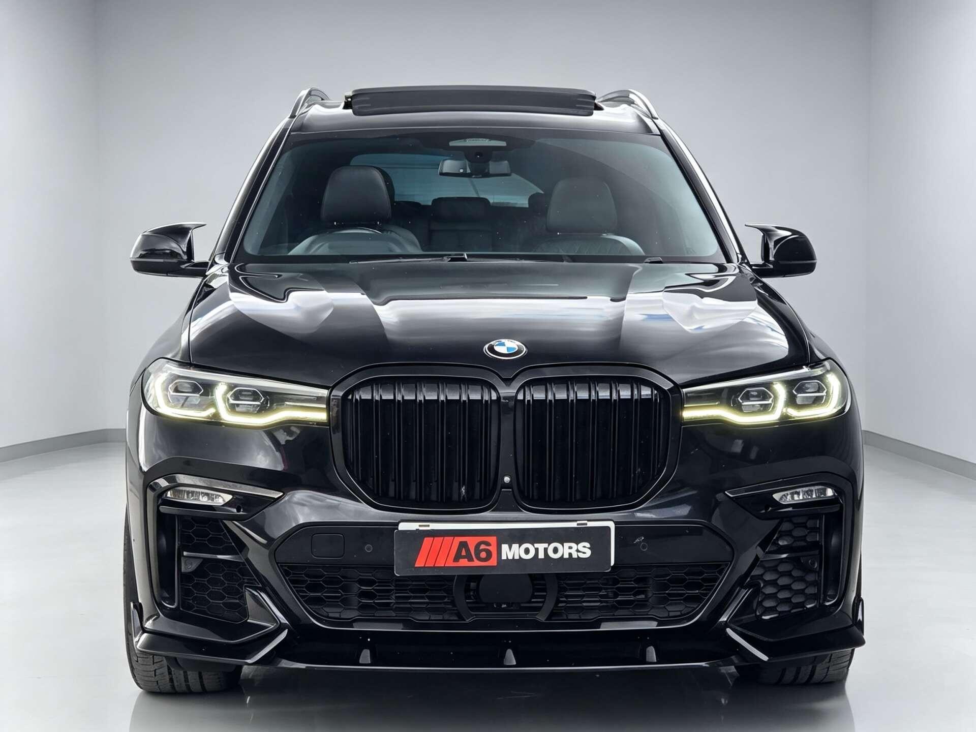 BMW X7 view 7