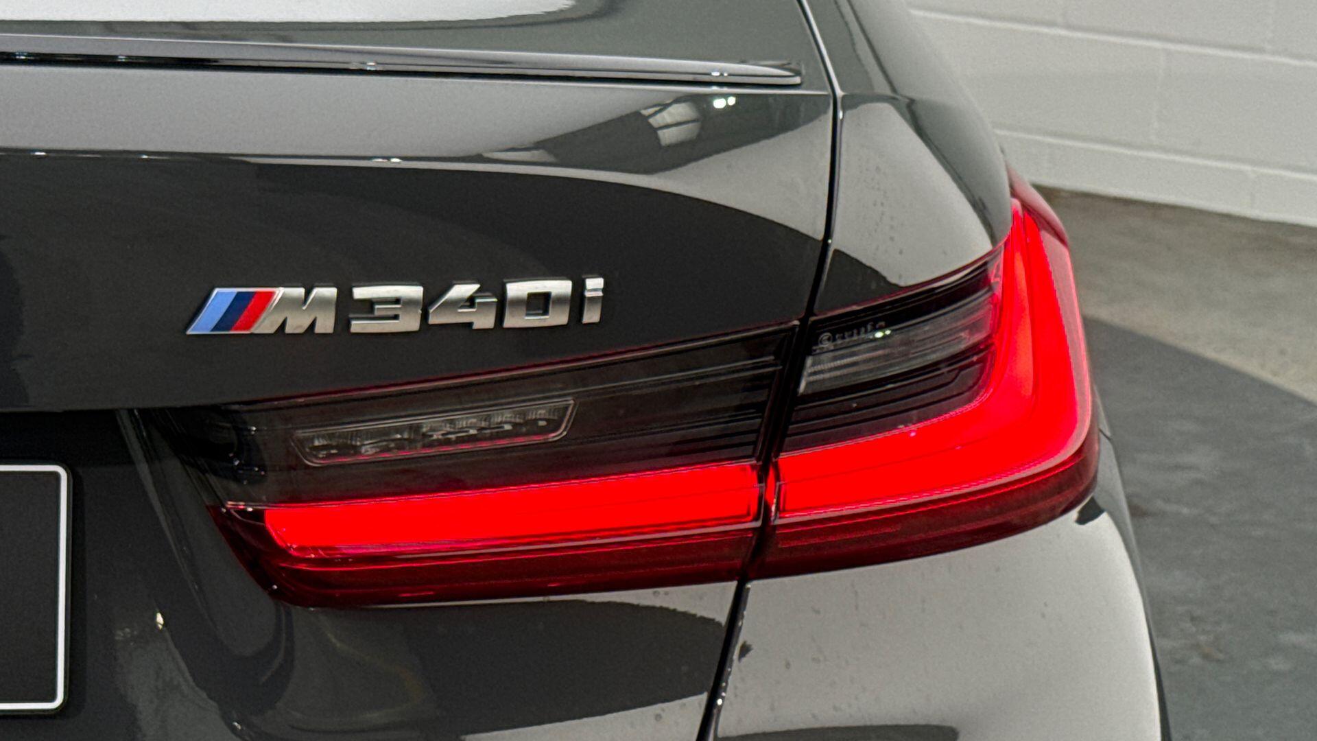 BMW 3 Series view 21
