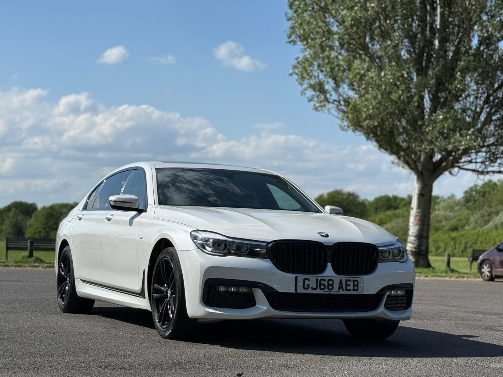 BMW 7 Series view 5