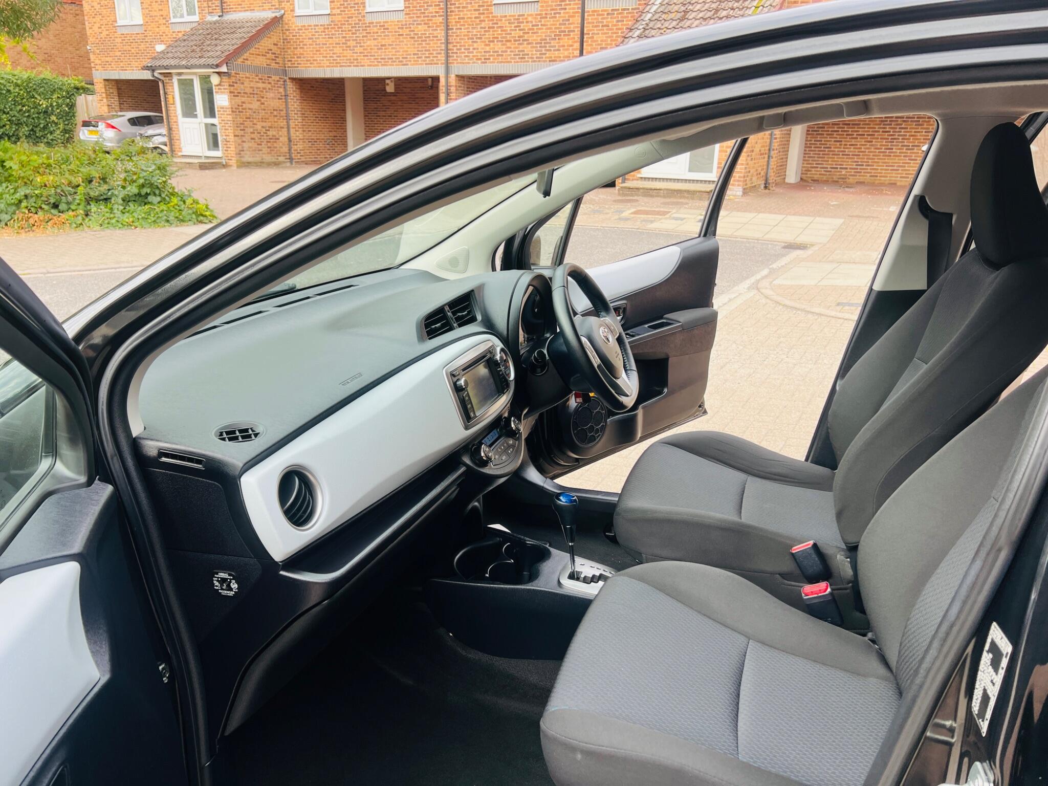 Toyota Yaris view 50