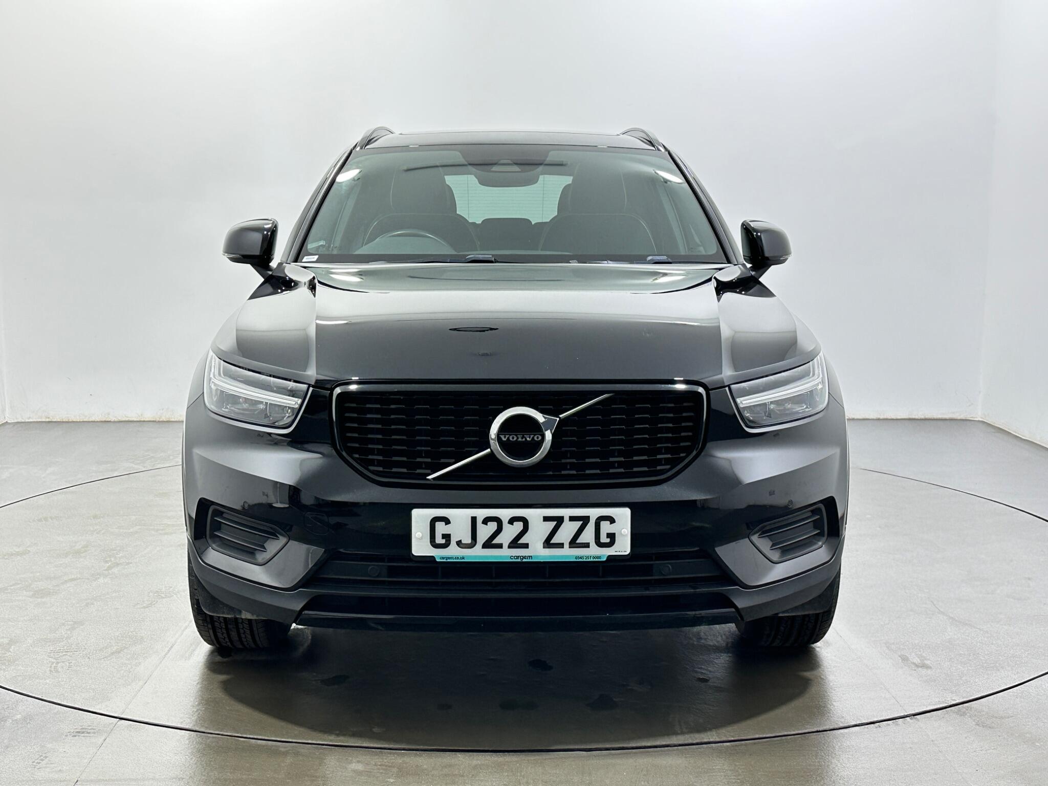 Volvo XC40 view 3