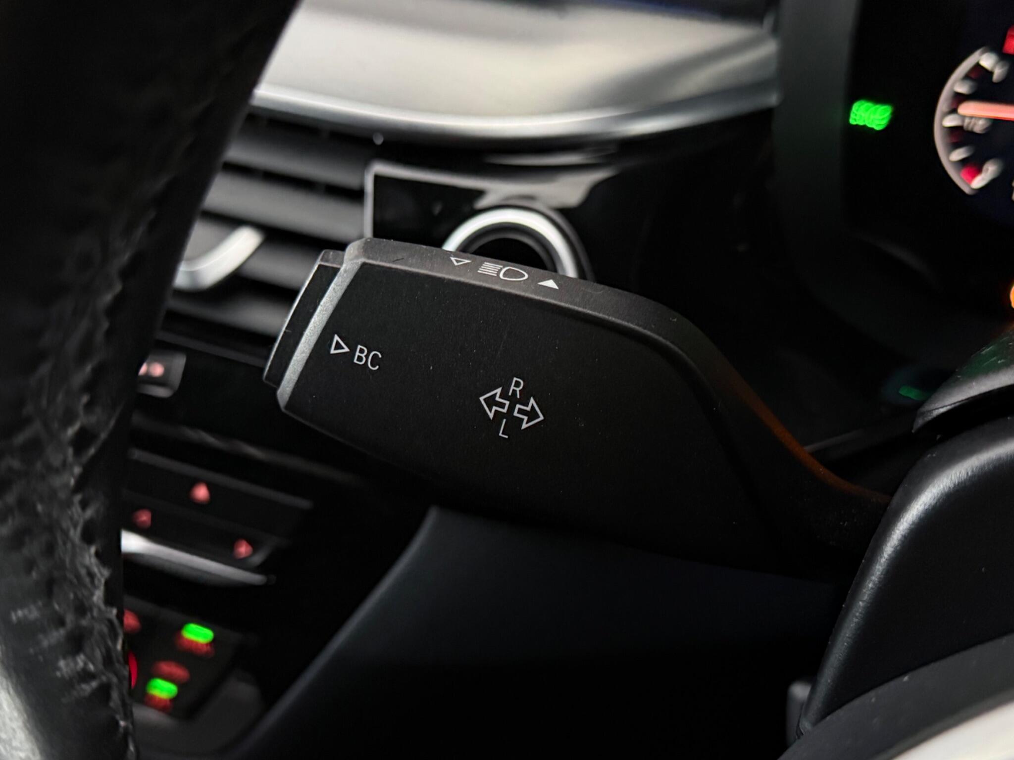 BMW 5 Series view 14