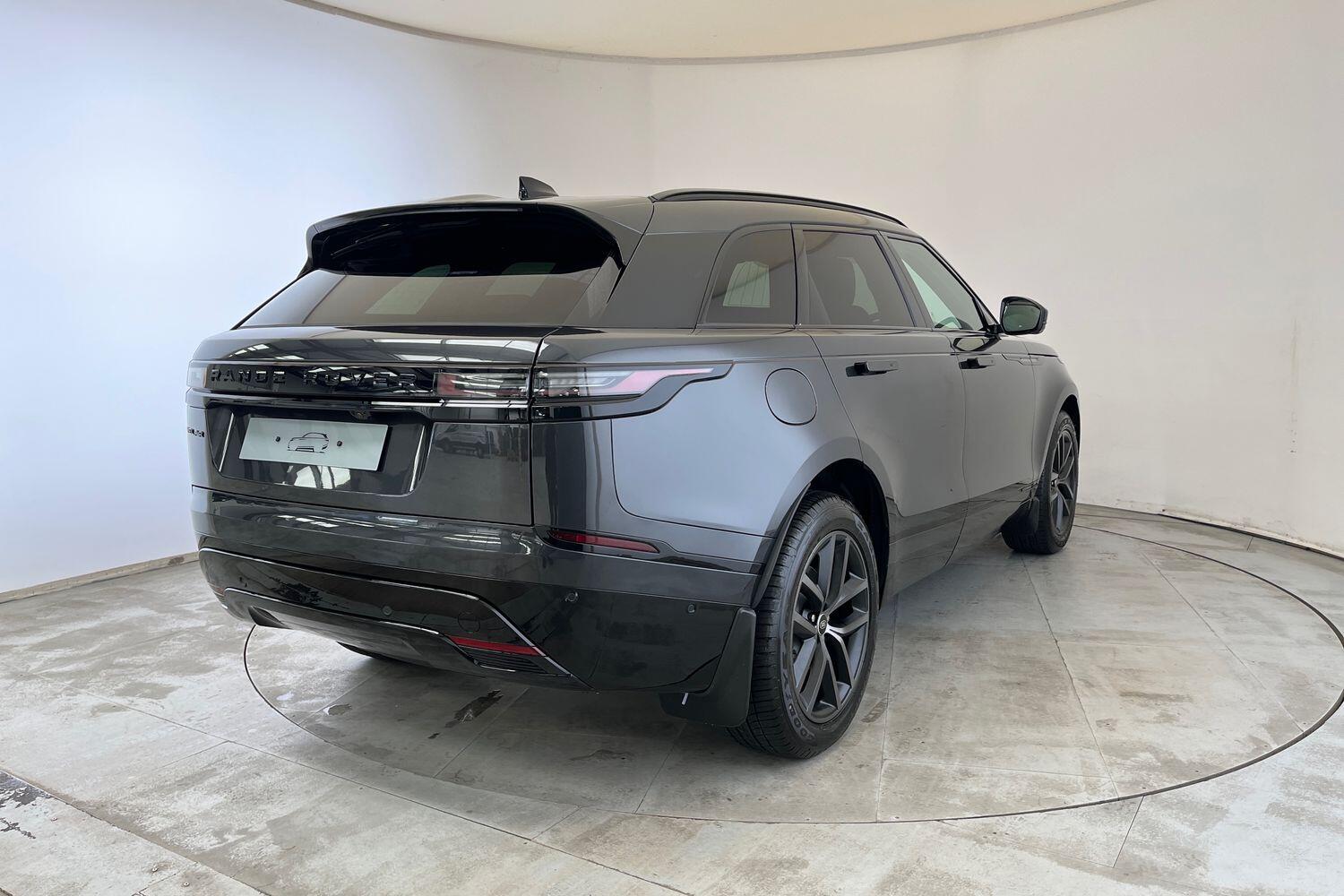 Land Rover Range Rover Velar view 14