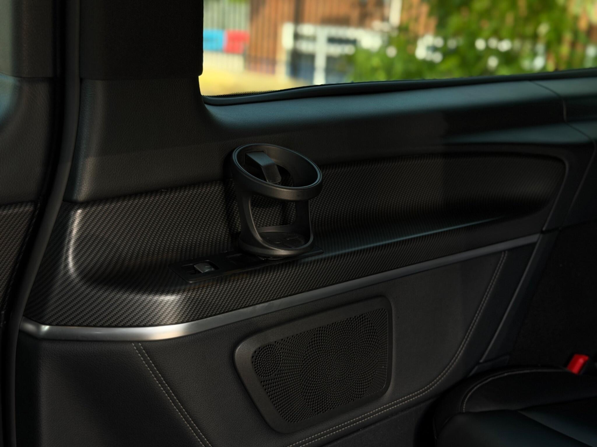 Mercedes-Benz V-Class view 22