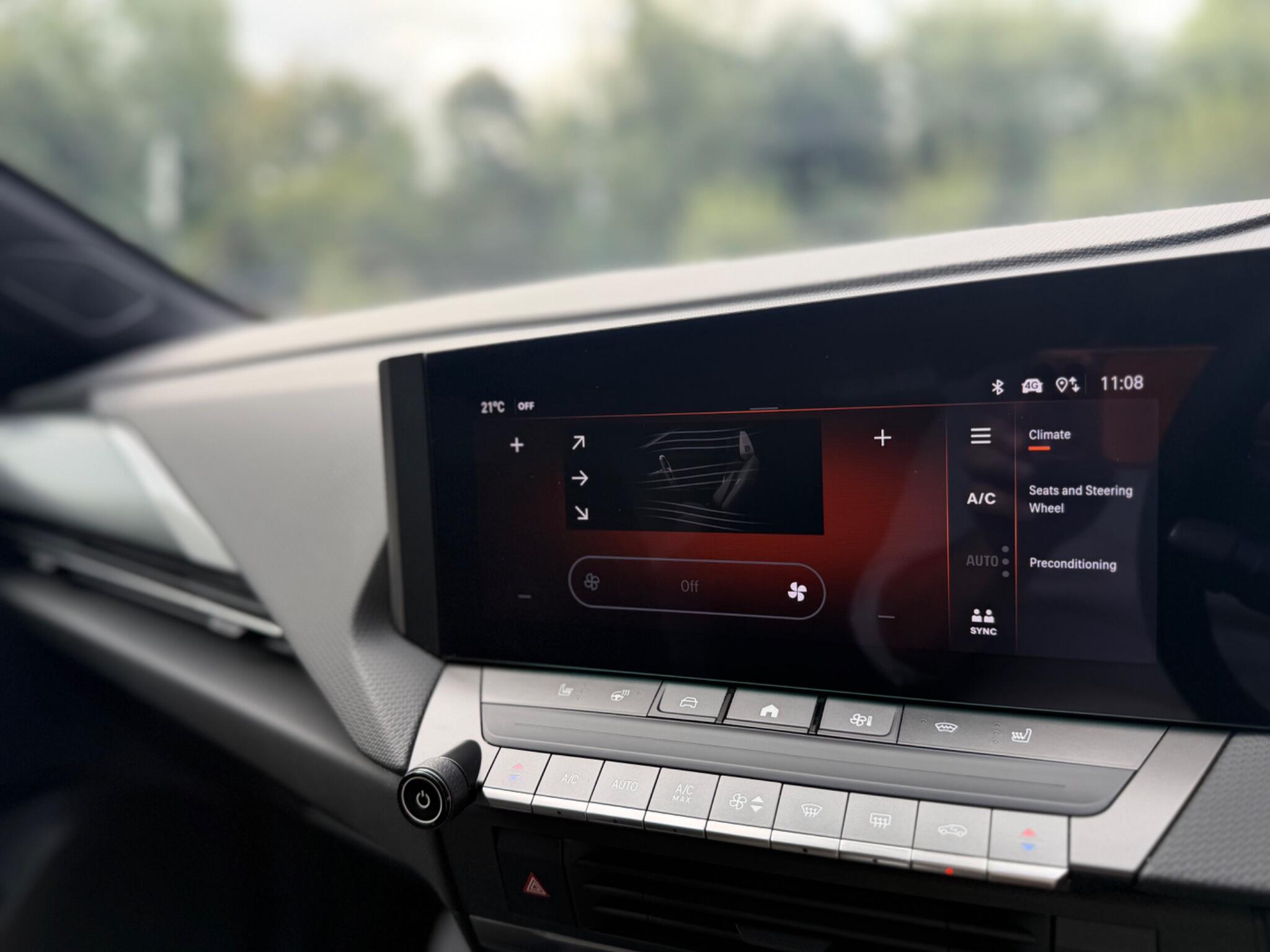Vauxhall Astra Electric view 61