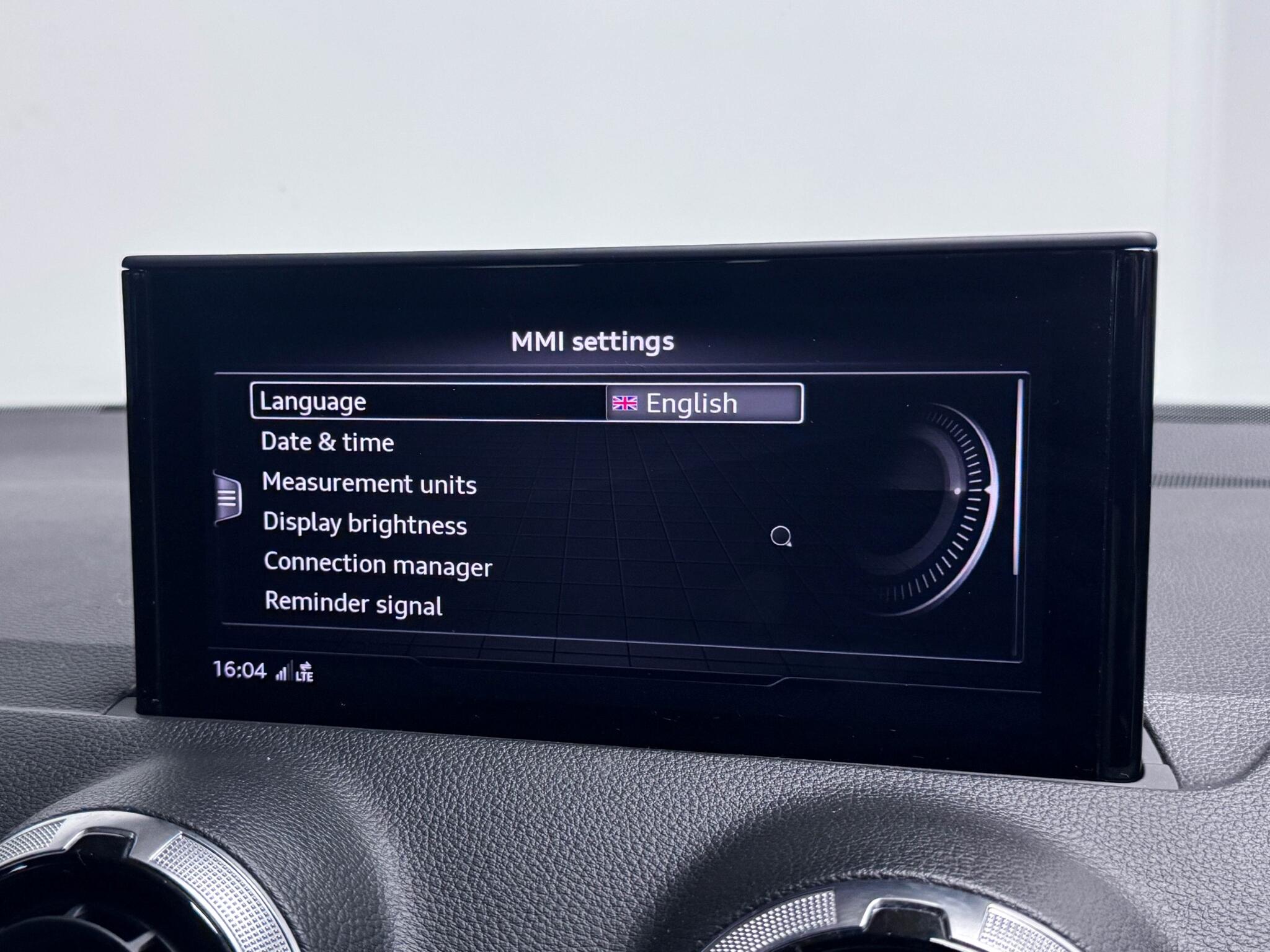 Audi SQ2 view 55