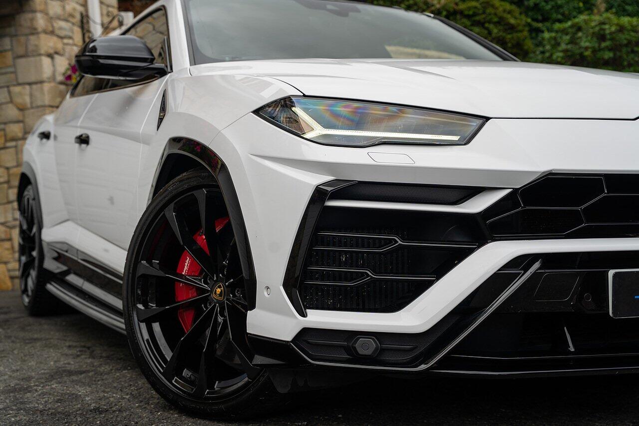 Lamborghini Urus view 23